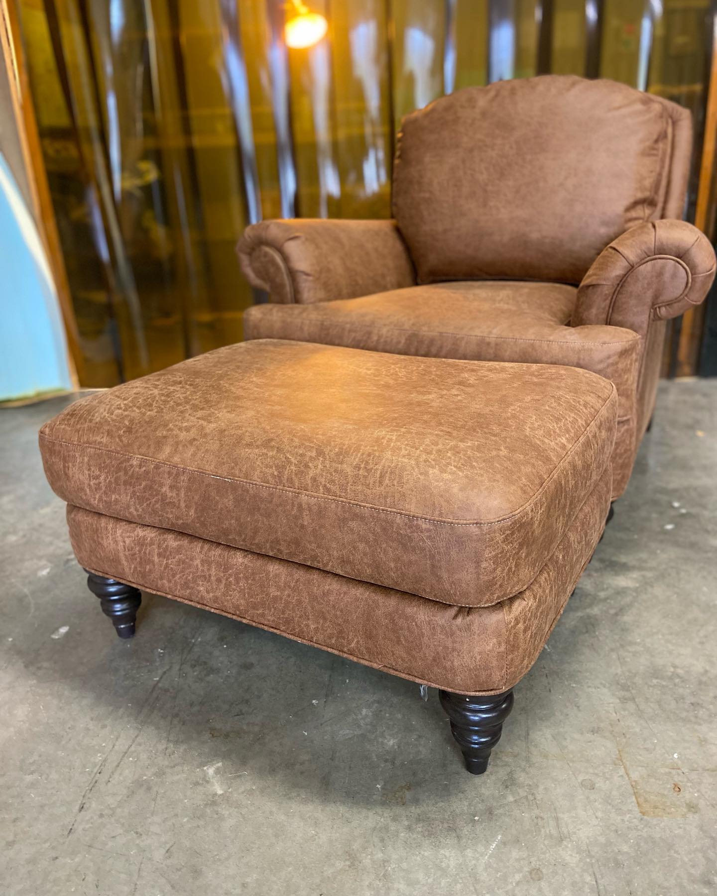 Out the door and headed back home! Totally reupholstered
#upholstery
#asseenincolumbus
#614