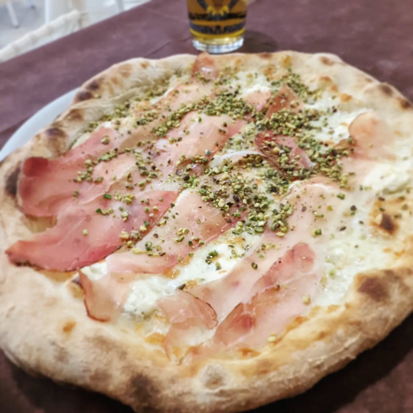 Delicious pizza 4 Fontane with ham, mascorpone, & pistachio grain 🍕🇮🇹❤️