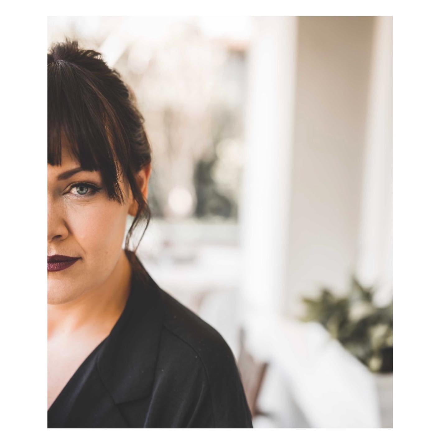 The most beautiful Crystl 🖤
Married her love in downtown Pretoria late last year. She made the most exquisite bride!
So thrilled she asked me to do her hair and makeup.
Shine on beautiful one! ✨ ❤️🔥
Photos by: @ducksoupweddings
Assistant hair & makeup: @jvkmakeup