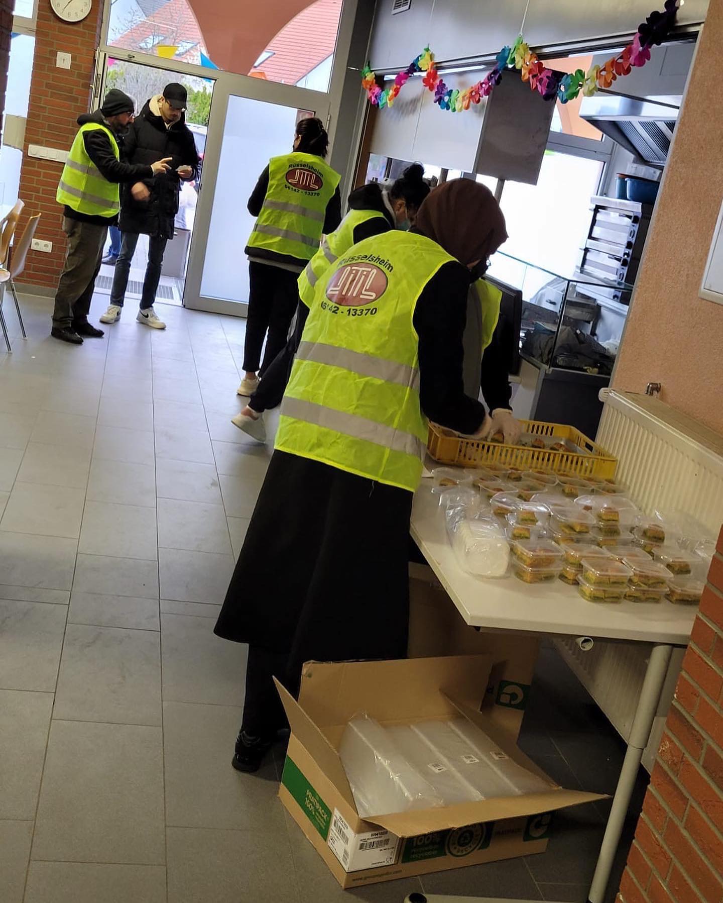 Iftar to Go 2022 - WhatsApp 06142/13370