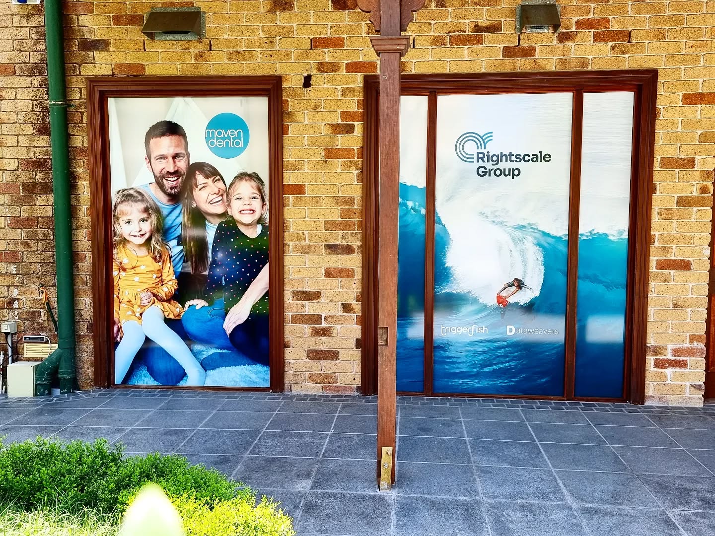 Premium Exterior Grade UV printed vinyl with matching gloss laminate #mavendental #triggerfish #dataweavers #newfarm