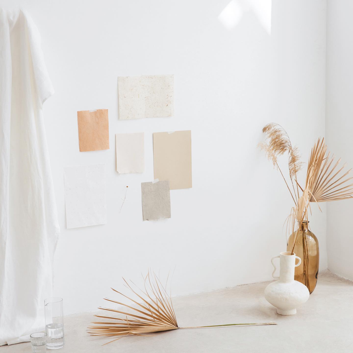 What are your office “must haves” ? These are mine:
⠀⠀⠀⠀⠀⠀⠀⠀⠀
〰️ Coffee.
I usually sip on 2-3 cups of coffee each day. I recently tried one month with no no caffeine. 24 hours in and… fail.
⠀⠀⠀⠀⠀⠀⠀⠀⠀
〰️ Artliners.
I cannot use standard pens. I typically have like 10 art liners of various widths scattered around my desk for random idea sketches.
⠀⠀⠀⠀⠀⠀⠀⠀⠀
〰️ My BestSelf Journal.
I try to journal every morning and every evening. This has been the best productivity, mindfulness and organisation tool I’ve ever purchased.
Available from www.bestself.co for $32.00USD
⠀⠀⠀⠀⠀⠀⠀⠀⠀
〰️ Plants.
In university, I studied the benefits of greenery in the office and it’s SO important for you. It increases productivity, improves mental health and sparks creativity. My prized plant is my monstera. 🌿
⠀⠀⠀⠀⠀⠀⠀⠀⠀
〰️ Dulux Colour Fan Deck.
My colour inspiration. I whip this bad boy out constantly. It’s also very handy for making sure colours are true to tone digitally and for print.
Available from Dulux for $40.00AUD
⠀⠀⠀⠀⠀⠀⠀⠀⠀
〰️ Mario Badescu Face Spritz.
I’m obsessed with skincare (I used to be a skincare therapist). Staring at a screen for +8hrs a day makes my face feels so stiff! Regularly spritzing face mists help.
⠀⠀⠀⠀⠀⠀⠀⠀⠀
〰️ Lavender Oil.
I’ve always found it difficult to rest my mind. My brain runs a million miles an hour. Lavender oil helps me unwind and concentrate.
⠀⠀⠀⠀⠀⠀⠀⠀⠀
〰️ Oil Burner.
To burn my lavender oils. The crackling of the oil and bubbling of the water is so hypnotic and peaceful.
⠀⠀⠀⠀⠀⠀⠀⠀⠀
⠀⠀⠀⠀⠀⠀⠀⠀⠀
#brandingdesigner #findyourflock #brandingconsultant #smallbizsquad #brandidentity #womensupportingwomeninbusiness #communityovercompetition #smallbusinessbranding #graphicdesignmelbourne