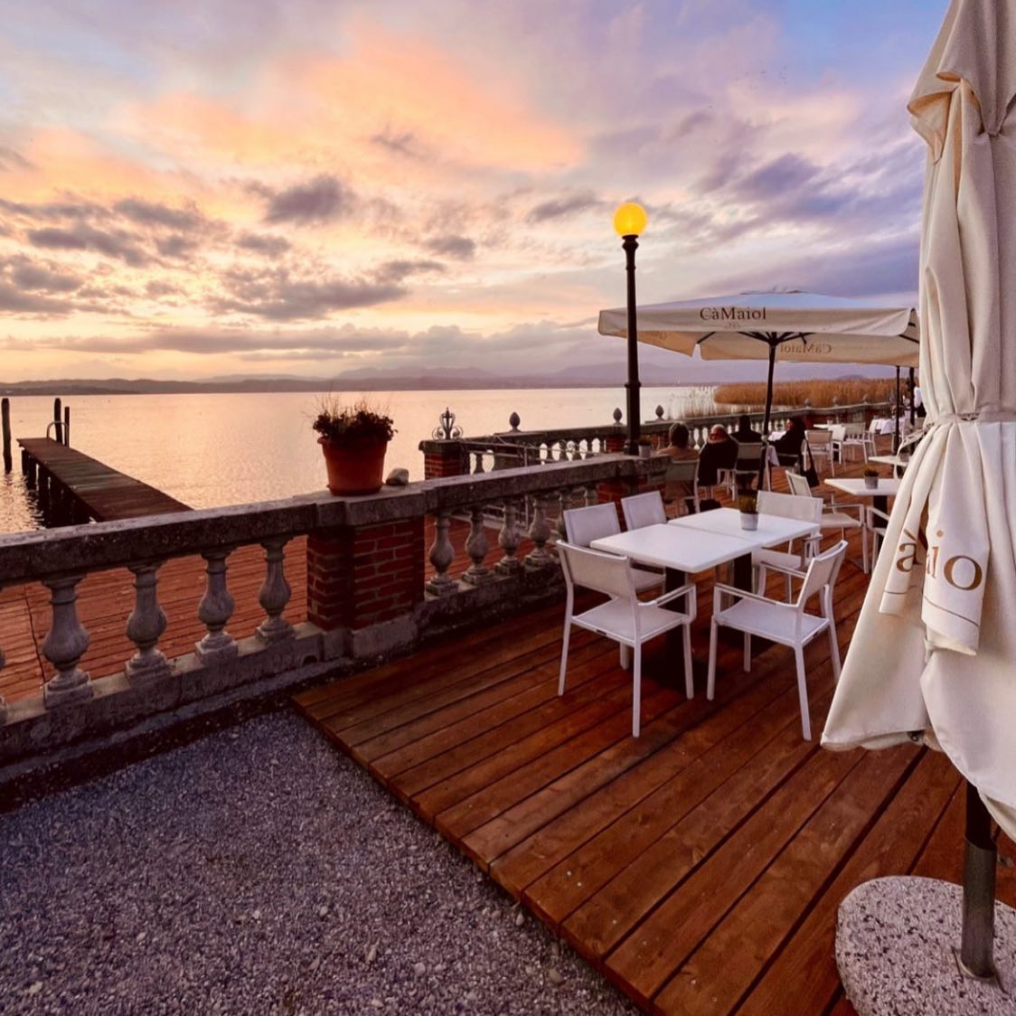 Thanks to our guests for the beautiful picture 🤩
#villapioppi #villapioppihotel #villapioppirestaurant #villapioppipizzeria #sirmione #gardalake