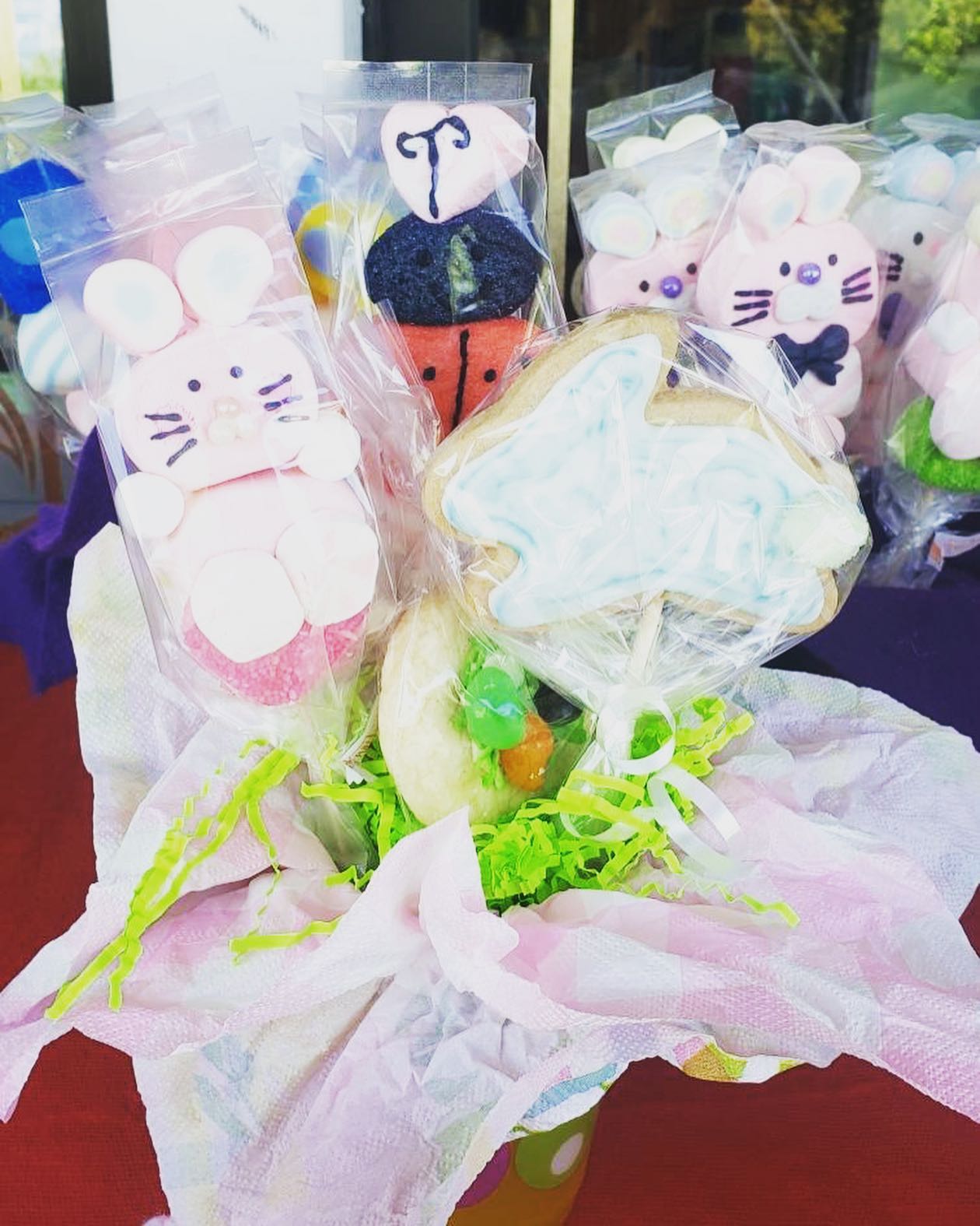 Come get your Easter goodies ! We have Easter themed marshmallows, cookies and even gelatins ! Visit us for all your Easter cookie needs at the San Ramon and Pleasanton farmers markets from 9am - 1pm on Saturday or the Livermore farmers market on Sunday from 9am - 1pm. Or stop by at our bakery in Pleasanton for a cup of coffee and cookies 🍪 Happy Easter! 🐇🐣