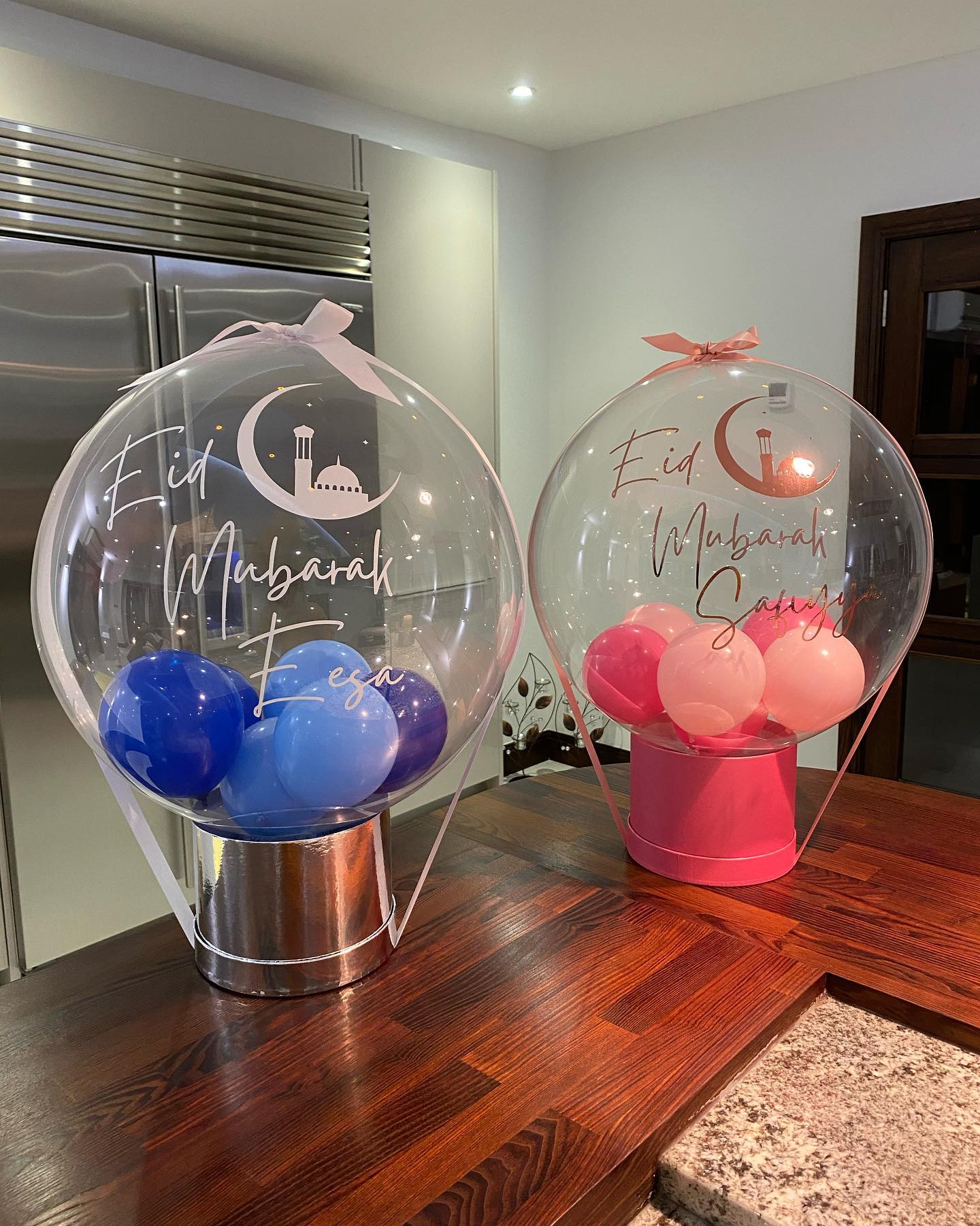 Now taking Eid orders ✨🌙 Our Eid balloons can be filled with a string of cash underneath 🤑or placed with a present in the box 🎁 DM us for different colours and a range of designs!
.
.
.
.
.
#eid#eidballoons#eidparty#eidpresent#eidmubarak#eid2022#ramadan#ramadan#eidi#bubbleballoon#eidbubbleballoon#balloons#eidballoons#celebration#gift#party#celebrationgift#baby#ballooninabox#present#ballooninabox#birthdaypresent#ordernow#happybirthday#celebrate#buckinghamshire#ordernow