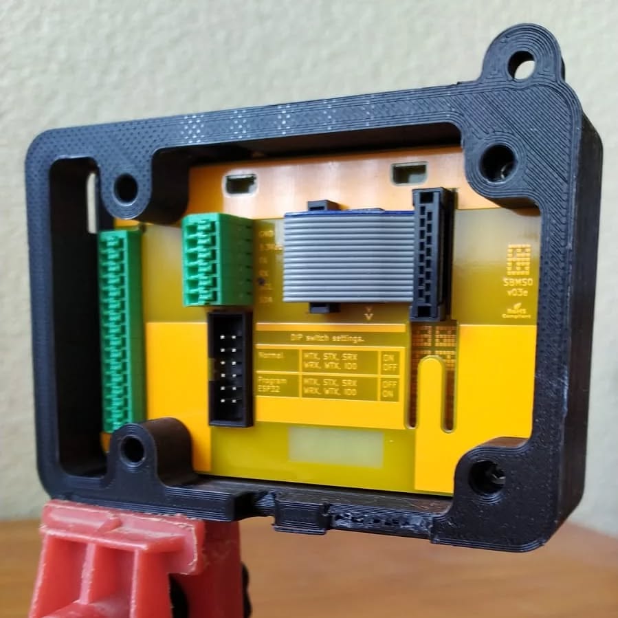 Electronics enclosure for a solar battery management system 3d printed for a client.
#electronics #casing #3dprinting #3beeprinting #3dprintingservice #nederlands #nederland🇳🇱