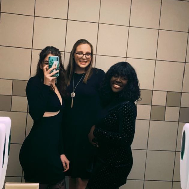 love my girls 💕
#photography #lighting #college #blacktie