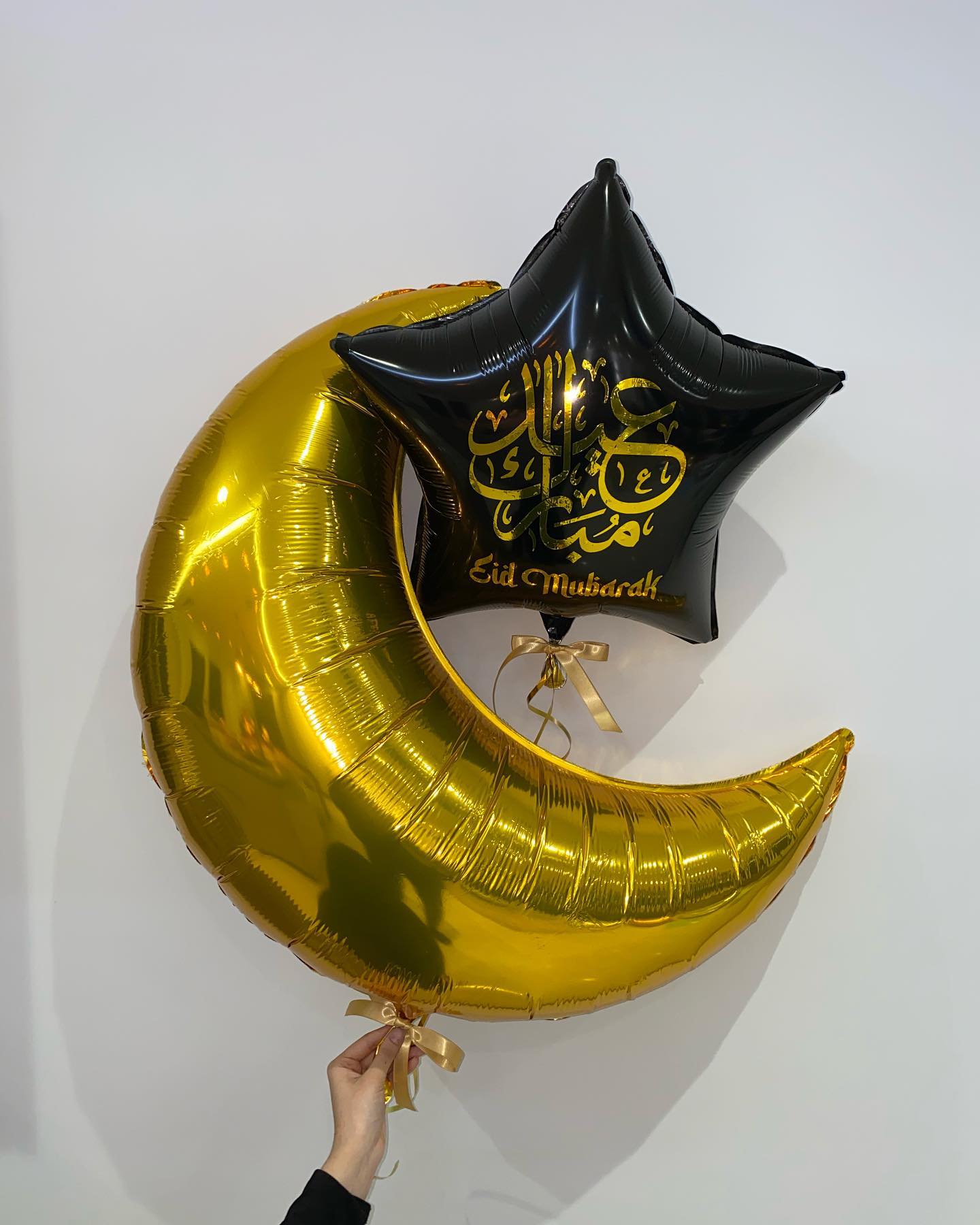 Our favourite moon and star combo 🌟🌙 DM us to reserve yours as we have limited availability on these! Both moon and star can be personalised with any message of your choice 🖤
.
.
.
.
.
#eid#eidballoons#eidparty#eidpresent#eidmubarak#eid2022#ramadan#ramadan#eidi#bubbleballoon#eidbubbleballoon#balloons#eidballoons#celebration#gift#party#celebrationgift#baby#ballooninabox#present#ballooninabox#birthdaypresent#ordernow#happybirthday#celebrate#buckinghamshire#ordernow