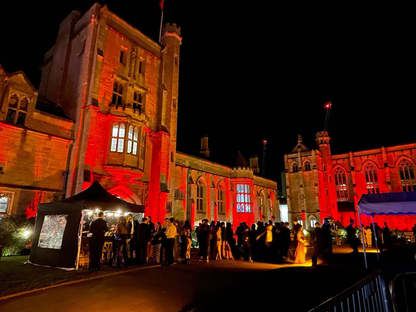 A great shoutout to @mansfieldball2022 for letting us cater the coolest ball of 2022, A true paradise lost theme for 1,200 folk, was non stop Smokey BBQ action! A real pleasure, mucho love Sasquatch ❤️ 🔥🥩