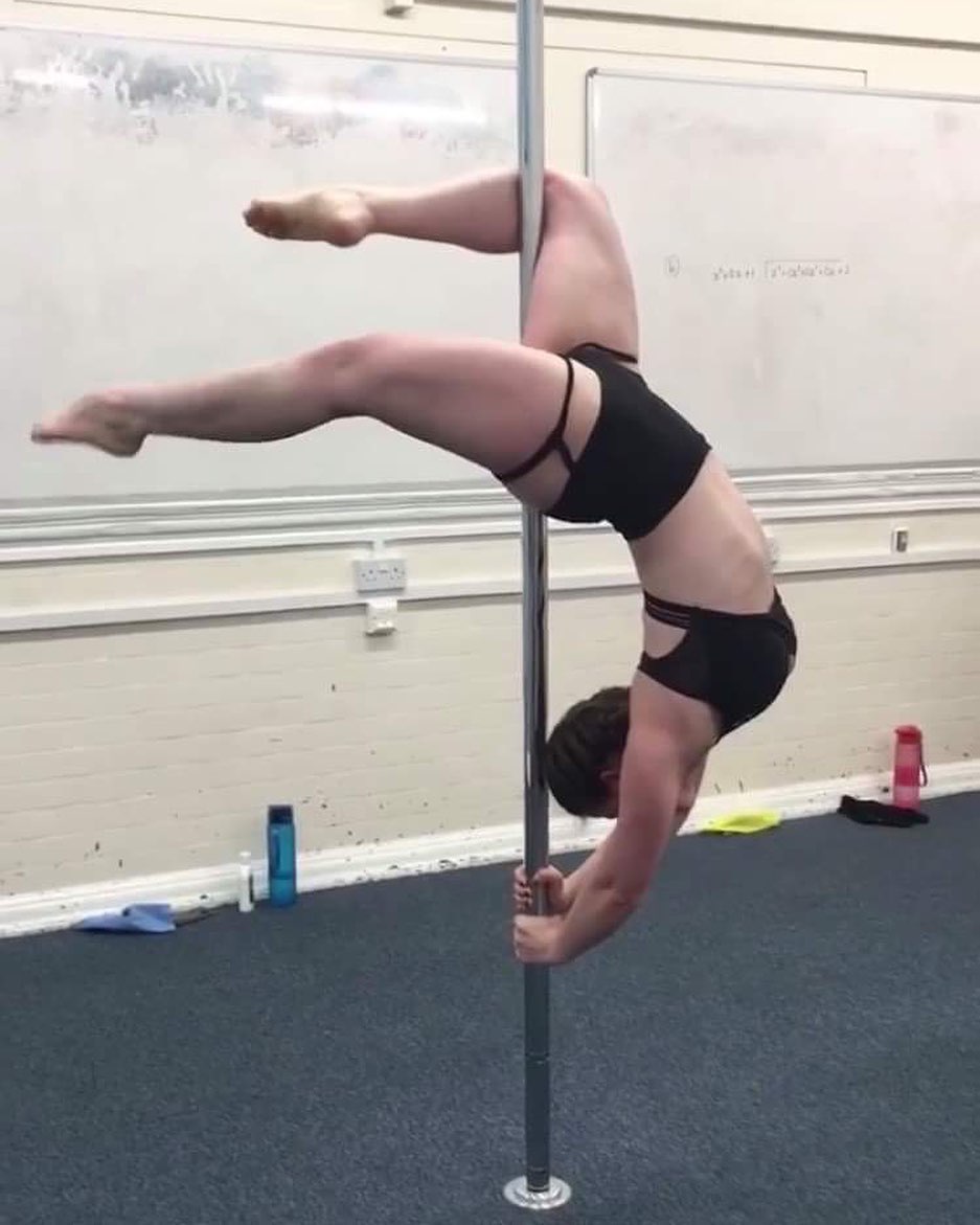 May classes are up and ready to book on the website!
Can’t wait to get into some sunny weather poling 🥰☀️
www.geminipolestudio.co.uk
Featuring our bendy back queen @lauren__ks 🎉👑