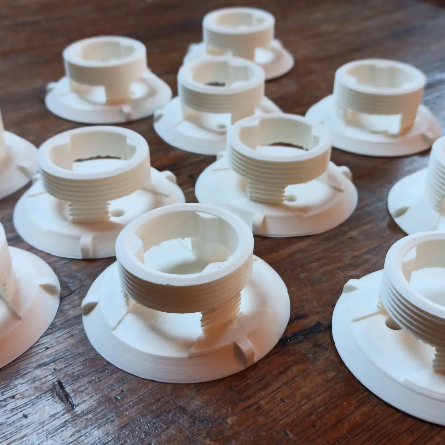 New water inlets printed for in a swimming pool! We printed this with a very fine 0.1 mm layer height to be able to accurately print the thread.
#3beeprinting #3dmodeling #3dprinting #3dprinting #swimmingpool