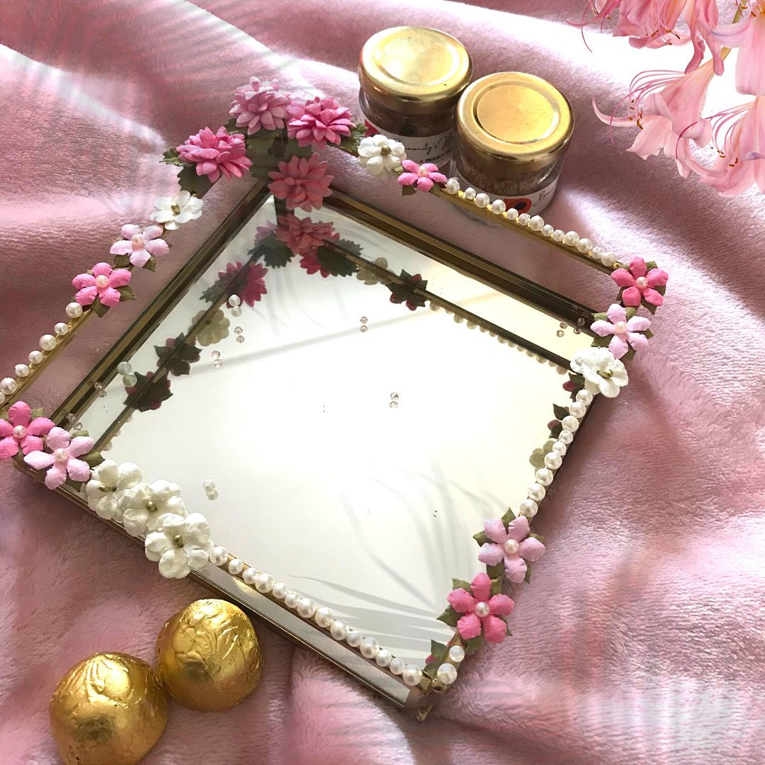 Launching our latest glass trays, which make the most perfect wedding favours for this wedding season !
• 🌸DM for price • customisation available to suit your taste 🌸 •
#glasstrays #personalisedgifts #wedding #weddingfavors #weddinginspiration #dreamwedding #beautiful