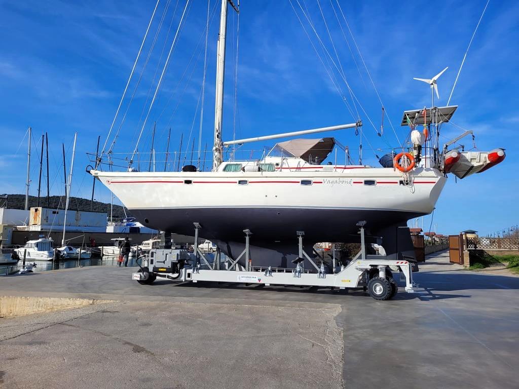 Ultima consegna: M30 + INVASI PER IMBARCAZIONI A VELA. Questa configurazione garantisce la massima velocità e sicurezza delle operazioni, provare per credere!
#transporter #sealovers #boatlovers #boatlife #sailingboat #trailer #altoserviceitalia #work #passion