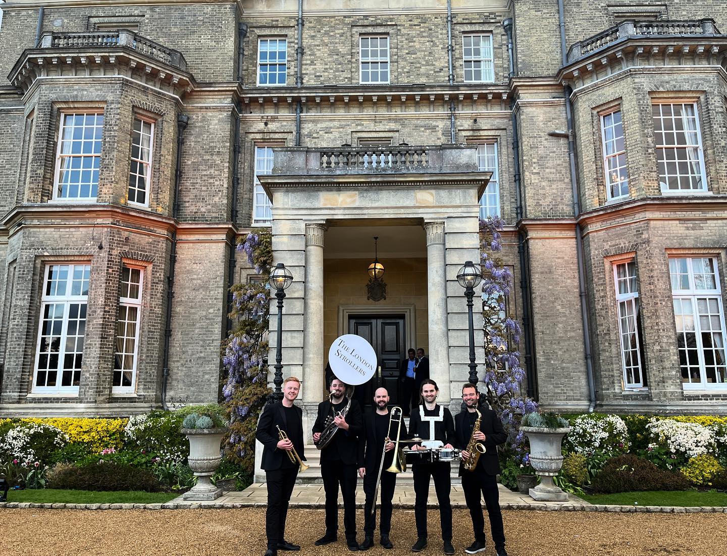 Tooting for a grand 1st birthday party at @hedsor last week 🎺🎉
.
.
.
#TheLondonStrollers #RoamingBand #BrassBand #StrollingBand #Acoustic #LuxuryEvents #Wedding #LuxuryWedding