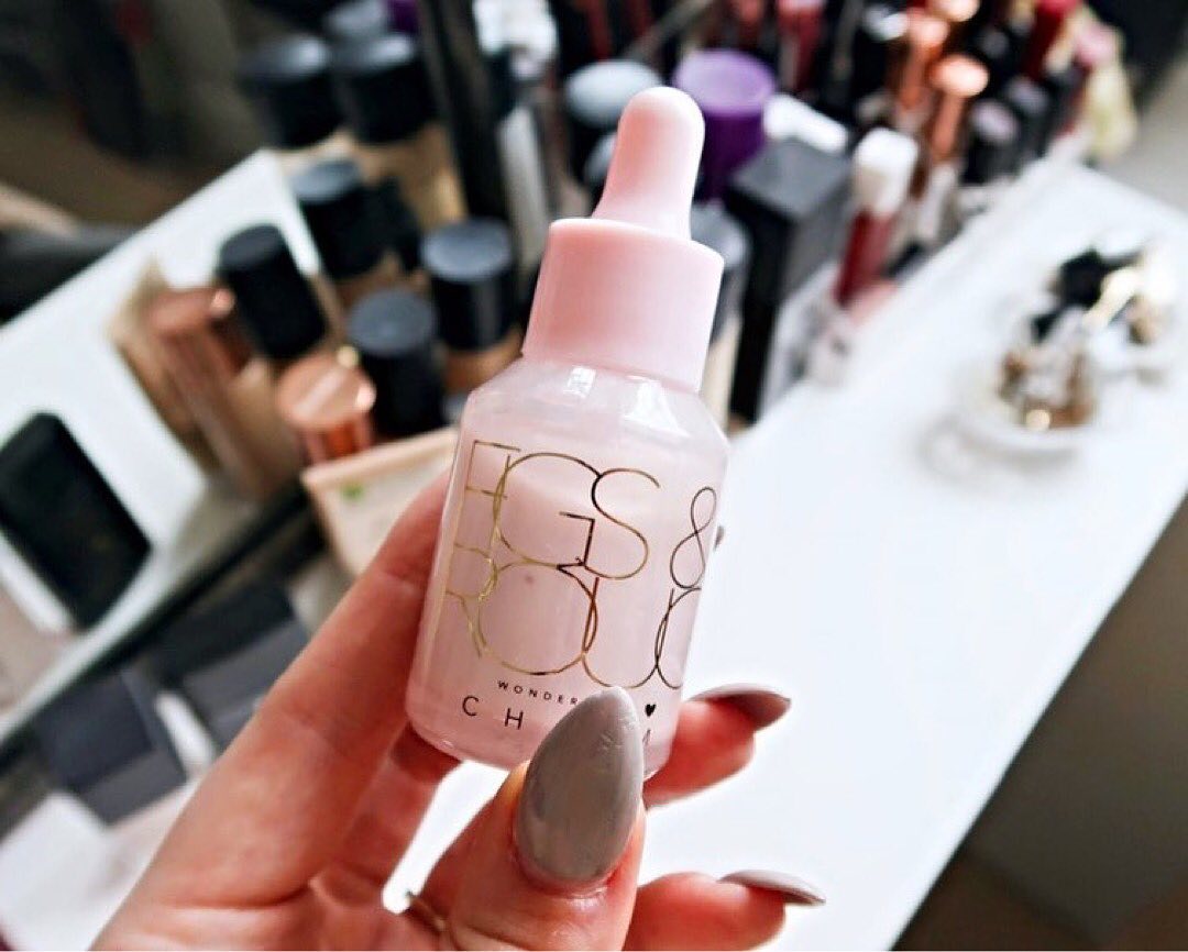 Feeling ‘Charming’? 💕 Glow Revitalise, Hydrate & smooth with every drop of Figs and Rouge ‘Charm’ serum ⭐️
#skincare #skincareroutine #beauty #skin #skincaretips #selfcare #healthyskin #makeup #skincareproducts #facial #naturalskincare #antiaging #acne #clearskin #love #natural #beautytips #glow #naturalbeauty #beautycare #makeupartist #selflove #cosmetics #serum #beautiful #crueltyfree #veganskin
Apply to cleansed skin. Add 3-6 drops over facial area & blend over evenly.
Allow to dry before applying make-up or feel free to go 'Au-Natural'