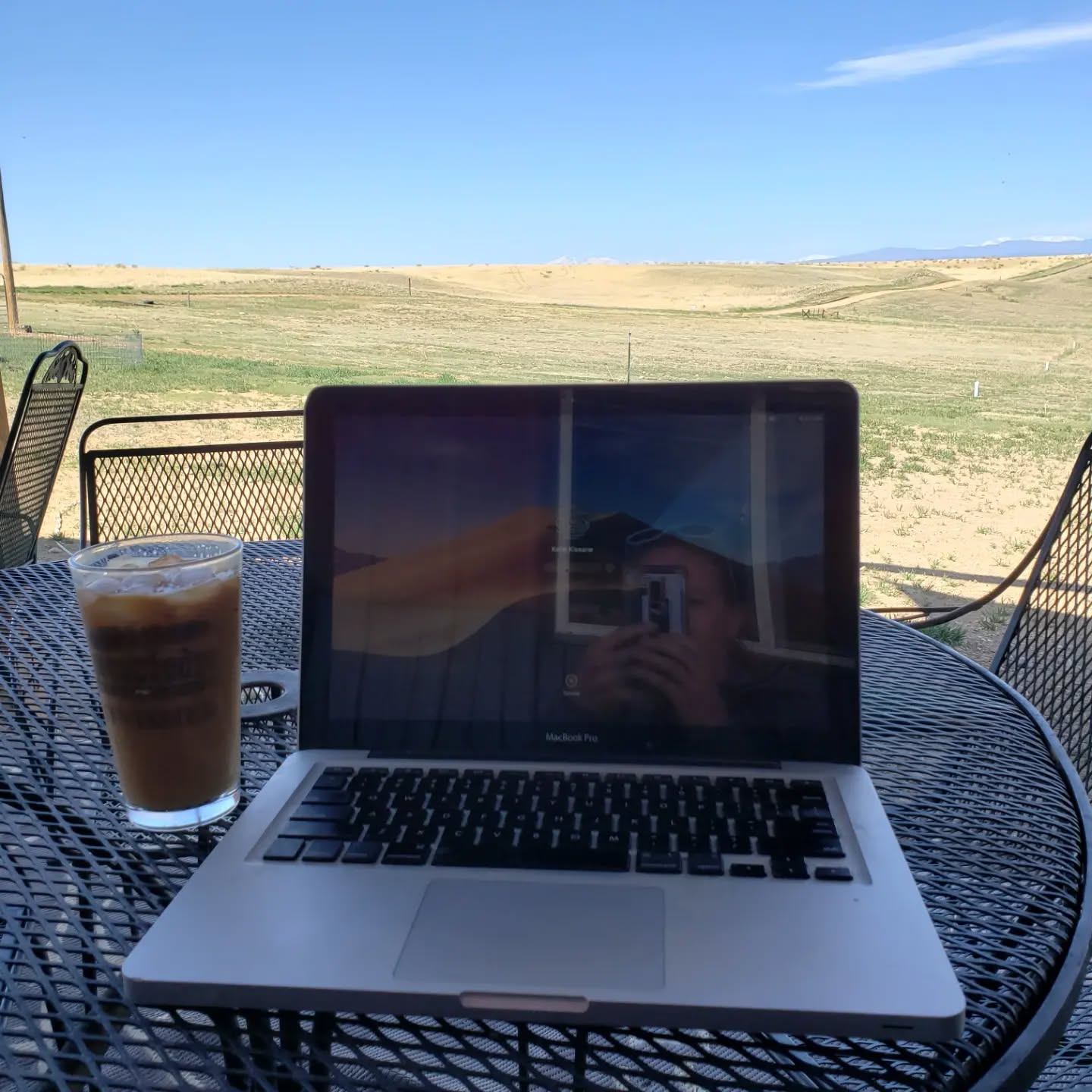 My office this morning plus a protein-rich breakfast.
🌞Starting the day with plenty of sunshine helps positively influence the circadian rhythm which can impact hormone regulation and appetite.
🍽Starting the day with a protein rich meal helps ensure adequate protein intake and help with satiety and energy levels throughout the morning.
#myofficetoday #northerncolorado #proteinpacked #sunsout #breakfasttime