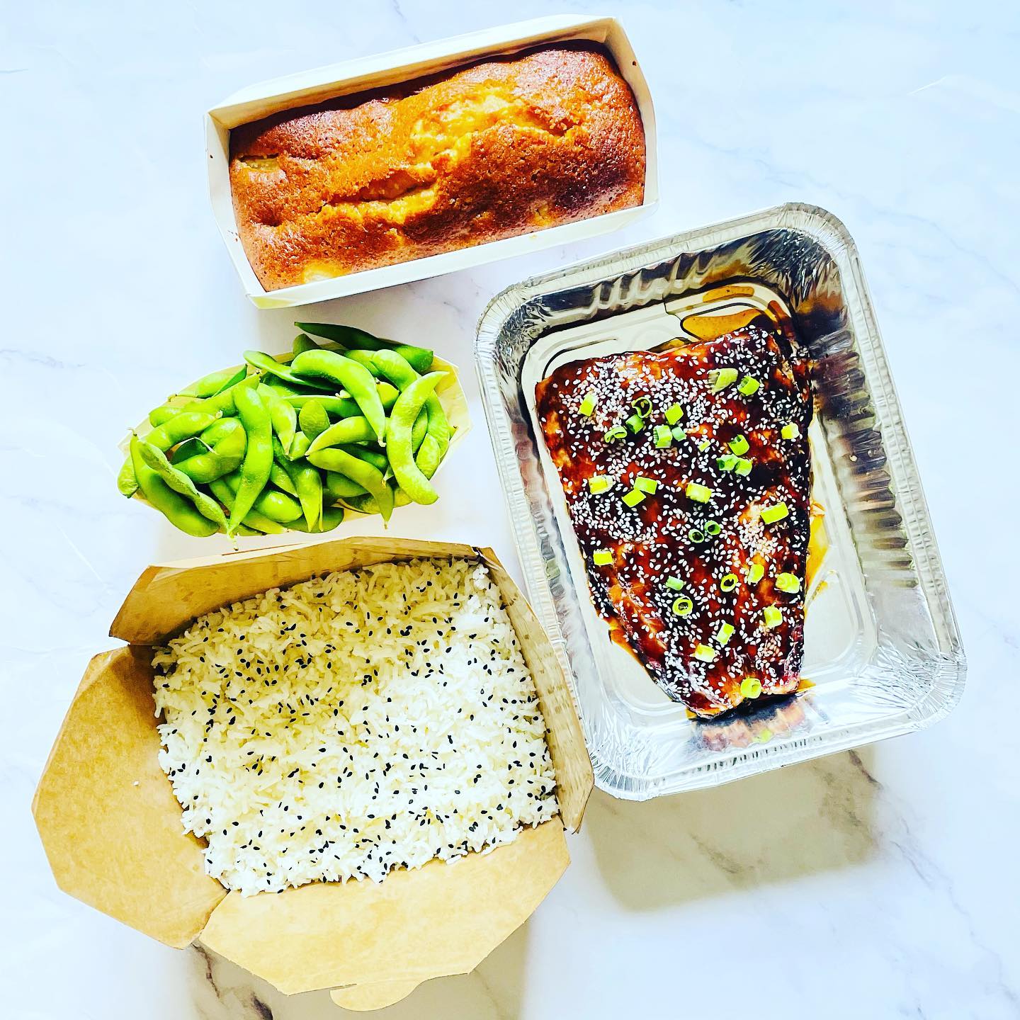 Salmon Teriyaki Box
This lovely family dinner box includes a salmon teriyaki, steamed rice, edamame beans and a yummy pear cake
#foodboxes #dinnerbox #deliveredtoyourdoor #takeawaybox #yummy #instafood #picoftheday #koshercateringlondon