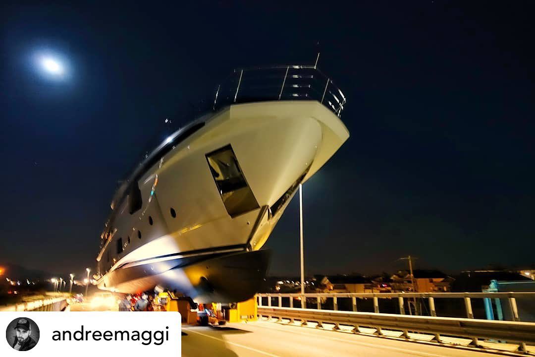 Keep driving 🚨 #move #ontheroad #timetogo #boathandling #boat #ship #shipyard