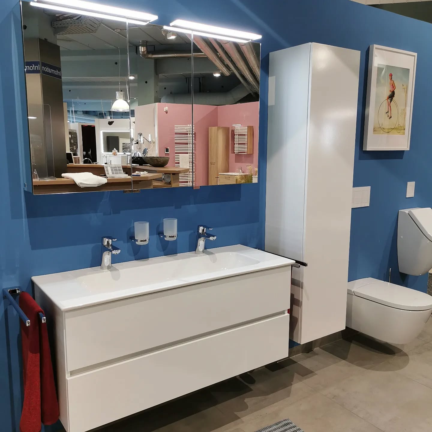 Mit der Exklusivserie ARTO führen wir in Kooperation mit @villeroyboch ein umfängliches Badsortiment, welches schon viele unserer Kunden zum Staunen brachte. 👀💯👏
Seid auch ihr im Team ARTO?
.
#gittfried #karlsfeld #ausstellung #baddesign #waschplatz #waschtisch #familienbad #badezimmer #villeroybocharto #badewanne #wc #urinal #badmöbel #whirlpool #arto #villeroyundboch #münchen #dachau #fürstenfeldbruck #aichach #freising #augsburg #erding