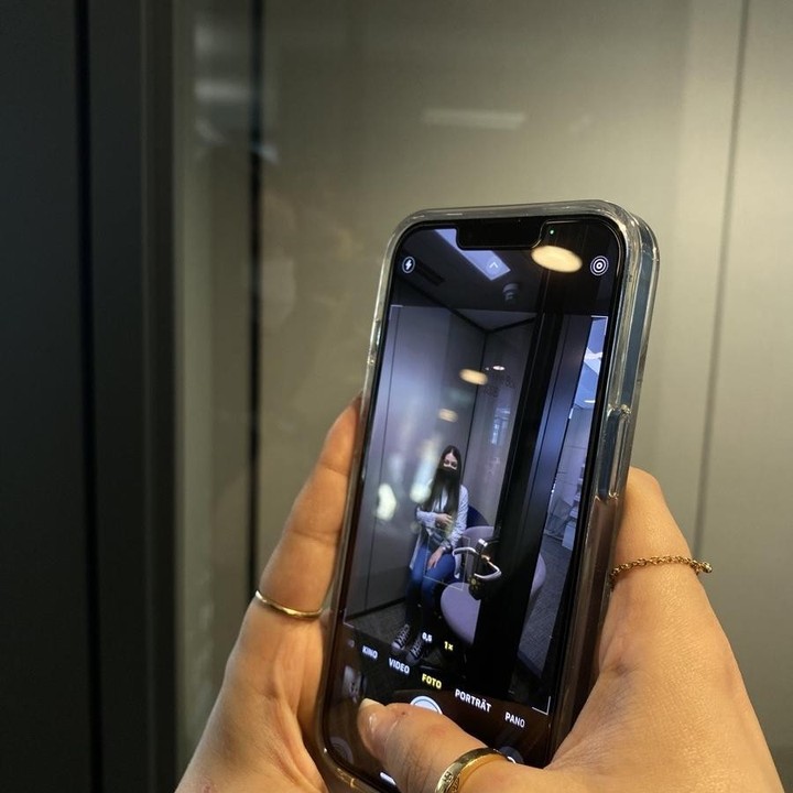 Nachhaltig? Nachhaltig! Nicht (nur) in Zukunft, sondern jetzt! - #Lehrlinge von @asfinag.at, @greinerag / @greiner_ausbildungszentrum, @nespresso.at und @salzburg_ag sammeln Eindrücke in ihrer Arbeitsumgebung. Ihr kritisches Auge: die Kamera ihres Smartphones. - Ausgewählte Bilder findest du unter #futurebfly.
Was fällt dir dazu ein? Schreib’ deine uns deine Gedanken in die Kommentare!
Sustainable? Sustainable! Not (only) in the future, but now! - #Apprentices from @asfinag.at, @greinerag / @greiner_ausbildungszentrum, @nespresso.at and @salzburg_ag collect impressions in their working environment. Their critical eye: the camera of their smartphone. - Please find selected pictures under #futurebfly.
What comes to your mind? Add your thoughts in the comments!
#smartphonephotography #smartphonephoto #smartphonepicsart #smartphonepics #smartphonefotografie #smartphoneart #sustainability #circulareconomy #austria #futurebfly #22bfly #ceosforfuture
Ein Projekt von @ceosforfuture und #22butterfly. | A project of @ceosforfuture and #22butterfly.