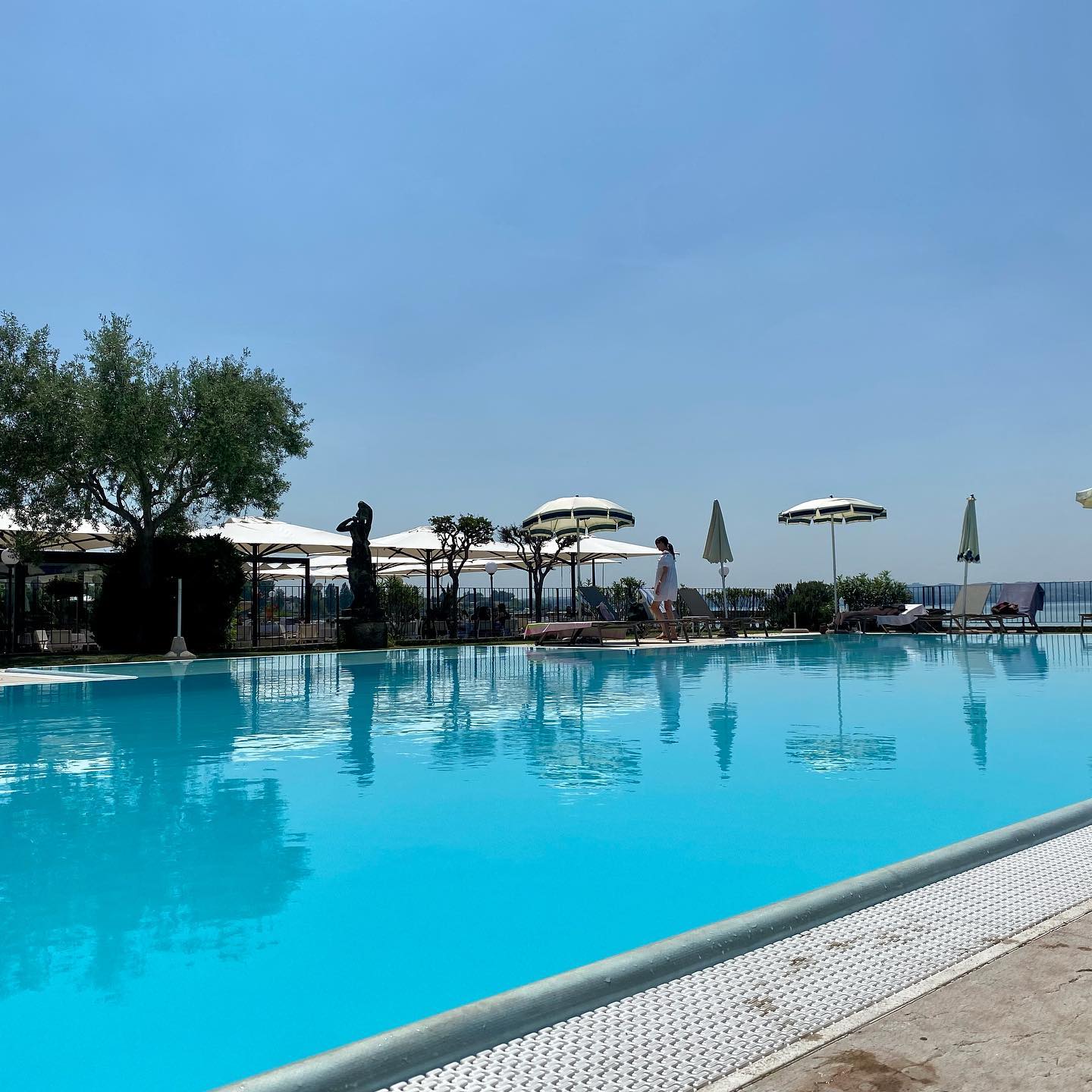 29°C 🌡☀️🔥 #may
#villapioppi #villapioppihotel #villapioppirestaurant #villapioppipizzeria #sirmione #gardalake