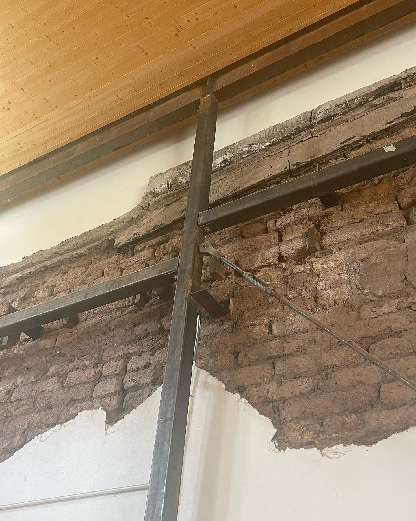 Love the exposed steel structure supporting this old building.
•
#steel #welder #interiordesign #design #interior #homedecor #architecture #home #interiors #decor #homedesign #interiordesigner #art #decoration #luxury #designer #interiorstyling #interiordecor #inspiration #homesweethome #handmade #interiordecorating #style #instagood #customdesign #custombuild