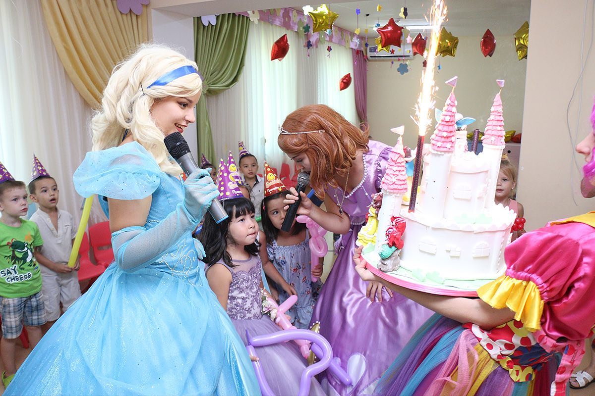 You have just found the Children’s Favourite Party Entertainers!
***********************************
✅ We specialise in providing fun, exciting and stress-free kids parties for the age range of 4 to 12 years old. We have got everything you need to celebrate your child's birthday!
✅ Filled with games, dancing, competitions and magic, rest assured that your child and their friends will not only have a blast but also create lasting memories!
✅ Our high-energy children's entertainers have a natural ability to connect with kids and keep them entertained with a variety of fun games, activities, and performances, including balloon modelling, glitter tattoos, dancing, competitions, challenges, traditional & new games with a twist, face painting, magic tricks, and more!
✅ Plus, we offer special effects like DISCO and LASER lights, snow, foam, and bubble machines.
✅ Additionally, If you like, our party entertainers can come dressed as superheroes, pirates, animals, clowns or any other fun party costumes of your choice!
✅ We have a range of themes and characters to choose from. Whether it's a birthday party, school DISCO, family gathering, or any other celebration, we are the perfect choice!
***********************************
Fill out the enquiry form on our website to check availability and get a quote!
***********************************
🌎Find us at www.funkyfrogsparty.com
📧Email us at funkyfrogsparty@gmail.com
🧑💻Find us at @funkyfrogsparty on Instagram!
#KidsParties
#BirthdayParty
#PartyPlanning
#KidsPartiesLondon
#KidsEntertainment
#EventEntertainment
#EntertainerForAHire
#ChildrensPartyService
#KidsBirthdayEntertainment
#KidsPartyEntertainerLondon
#CharacterPartyEntertainment
#ChildrenPartyEntertainerLondon
#superheropartieslondon #PartyEntertainer
#KidsPartyEntertainment #ChildrensEntertainer
#PartyEntertainment #ChildrenPartyEntertainers
#SuperheroKidsPartiesLondon #PartyEntertainers
#PrincessPartieSurrey #Londonmums #Londonmum
#ChildrensPartyEntertainment #PartyEntertainment