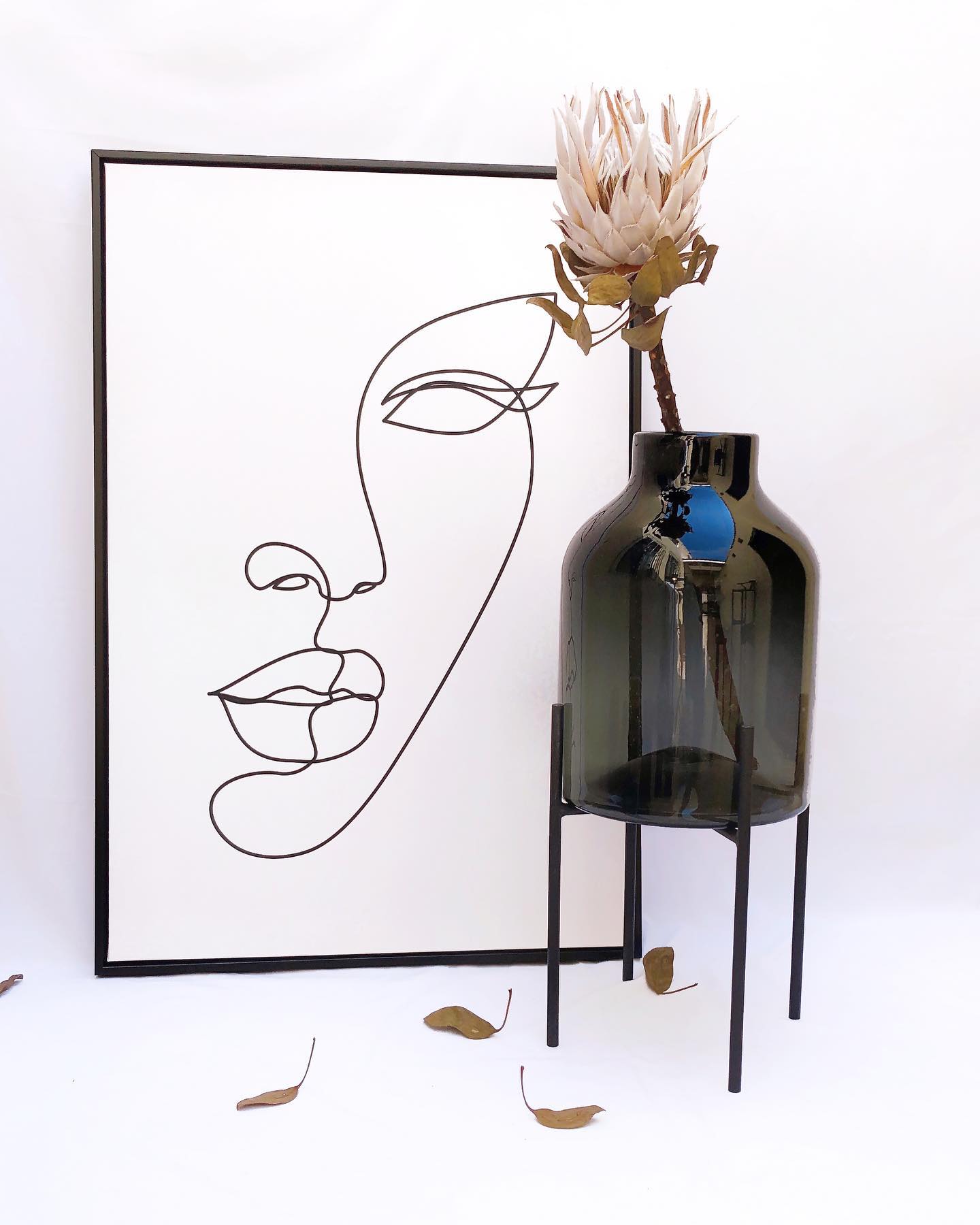 Decora tu hogar con nuestros accesorios: jarrones, cuadros, relojes, canastos, porta velas, bases, charolas, etc… encuentra esto en más en nuestra página web www.roy.mx 🤩🤩🤩 y decora con estilo.
Hacemos envíos a todo México 🚛📦
.
.
.
#decoracion #decoracioninteriores #deco #interiorismo #interiordesign #deisgner #decoration #estilo #hogar #casasmodernas #casadecorada #jarronesdecorativos #cuadrosdecorativos #accesoriosdecorativos #interiores