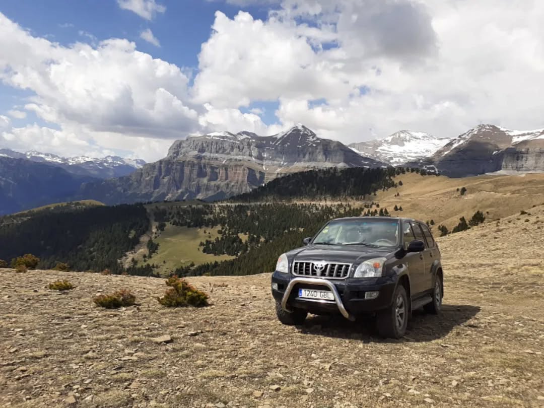 Accede a los más alto de ordesa!! 🦅 Rutas 4x4 y senderismo en un entorno espectacular!
📞 +34 675 709338
📧 www.guiasdeordesa.com
#miradoresdeordesaen4x4 #miradoresdeordesa #rutas4x4 #ordesa #pirineos #pirineus #pyreneeën #pyrenees #pirinioak #pirineoak #broto #ainsa