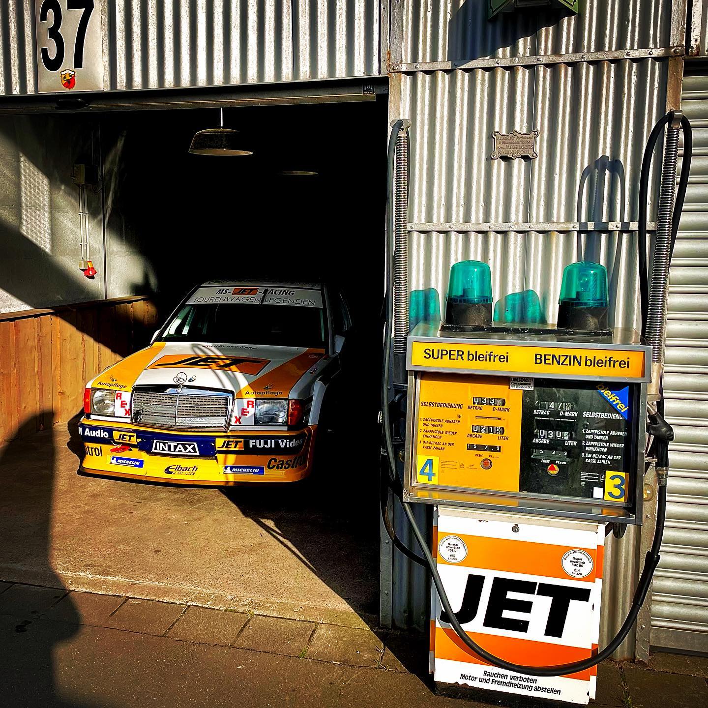 #dtmclassic #tourenwagenlegenden #nürburgring #jet #mercedesbenz #rennwagen #rennauto #racecar #amg #garage #germanbikeprojekt by #robby