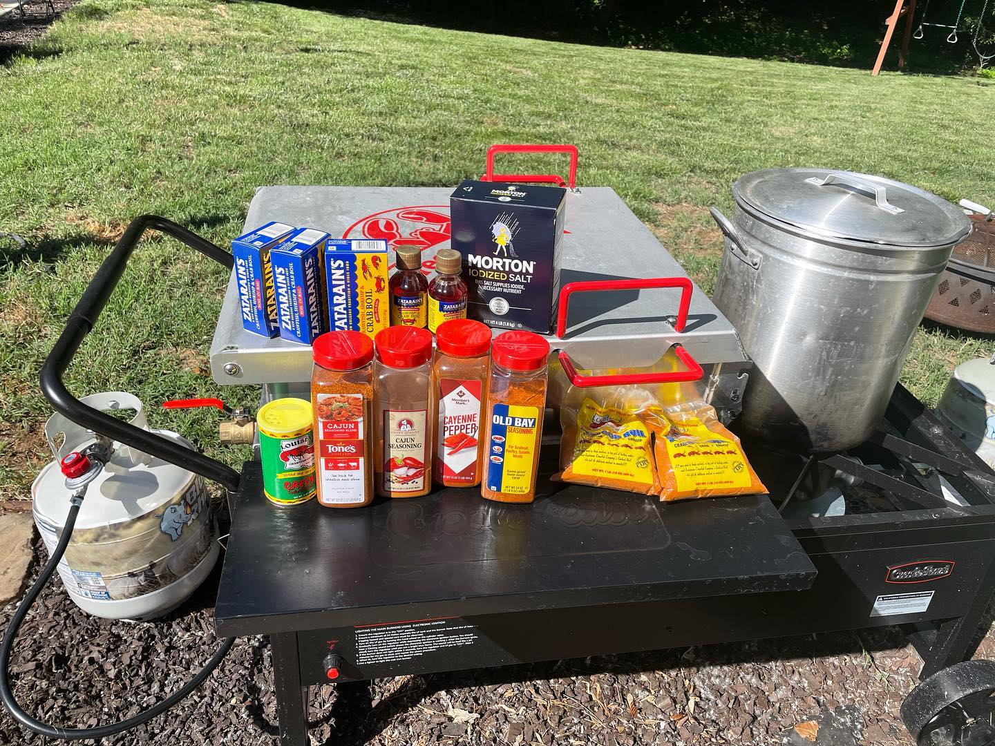 Getting things ready #mudmugs #lacrawfishcompany