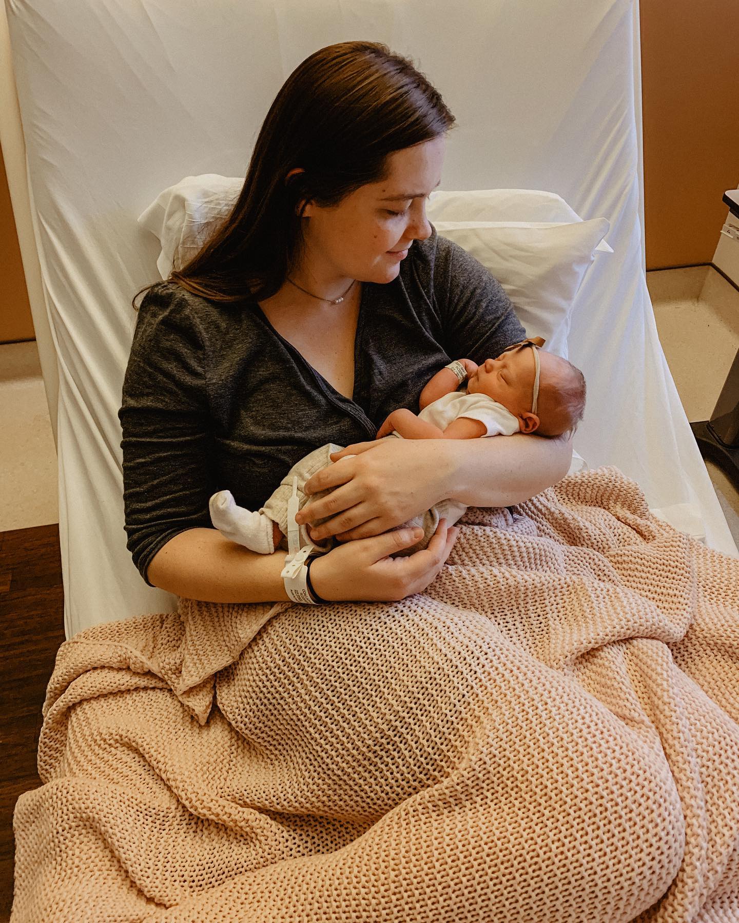 The sometimes reality vs the more common reality 🤍
I’ve had lots of people speak to me about the highlight reel aspect to social media with pregnancy, birth and especially postpartum - and how it can make us feel inadequate, guilty and less-than in our true experiences.
I wish I had taken more real, honest photos but I wanted to send out so much love to anyone feeling the weight of those truly hard moments of parenthood, pregnancy, postpartum, trying to conceive journeys, medical complications, and mental health challenges. Give yourself patience and grace and remember - it IS hard and you ARE doing amazing 🤍✨