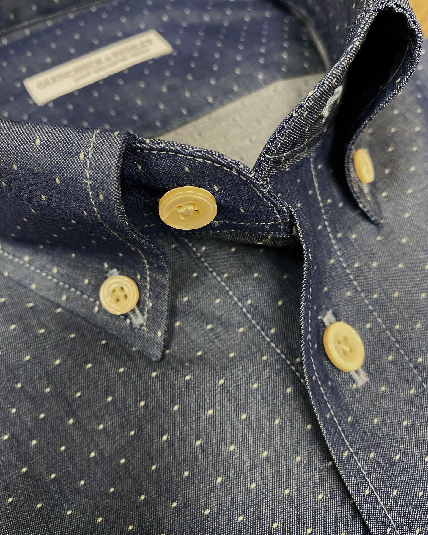 #glencheckandpaisley #shirt #denim #casuallook #madetimeasure #cotton #zurich #madeineurope