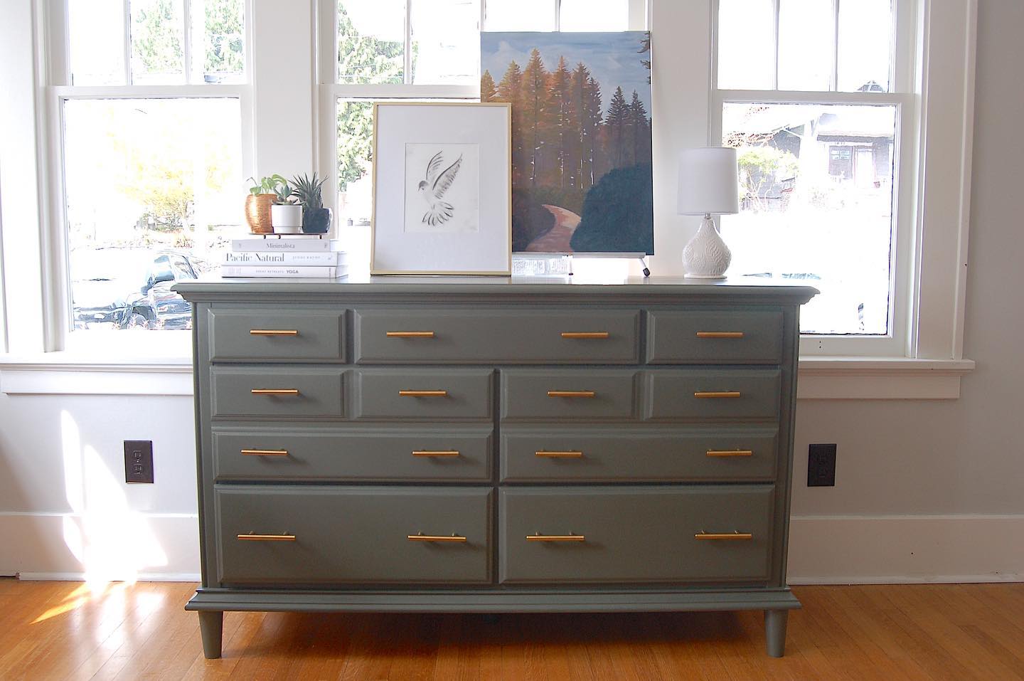 SOLD Another gorgeous Dark Olive commissioned piece…made simple and modern. Swipe for the before. Visit www.rachaelannart.com for the full makeover story 😊