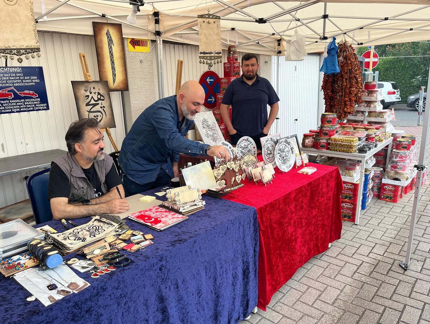 Bahar Kermesimiz son hız devam ediyor…
#kermes #baharkermesi #festival #rüsselsheim #ditib #hessen #rüsselsheimammain #serdartuncer #meddahosman #meddah #osmandogan #etkinlik #ditib #ayasofya #camii #cami #senlik