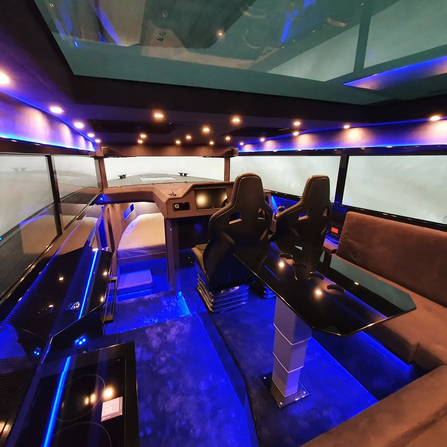 C U S T O M M A D E - that is what we like
👌
📸 @brizoyachts
#brizoyachts #brizo #aluminiumboat #aluminumyacht #fastyacht #volvopenta #mercurymarine #garmin #luxurytoys #luxuryyachts #monaco #cannes #mediterranlifestyle #bigtoys #bigboystoys #gentlemanschoice #gentlemansride #madeinfinland