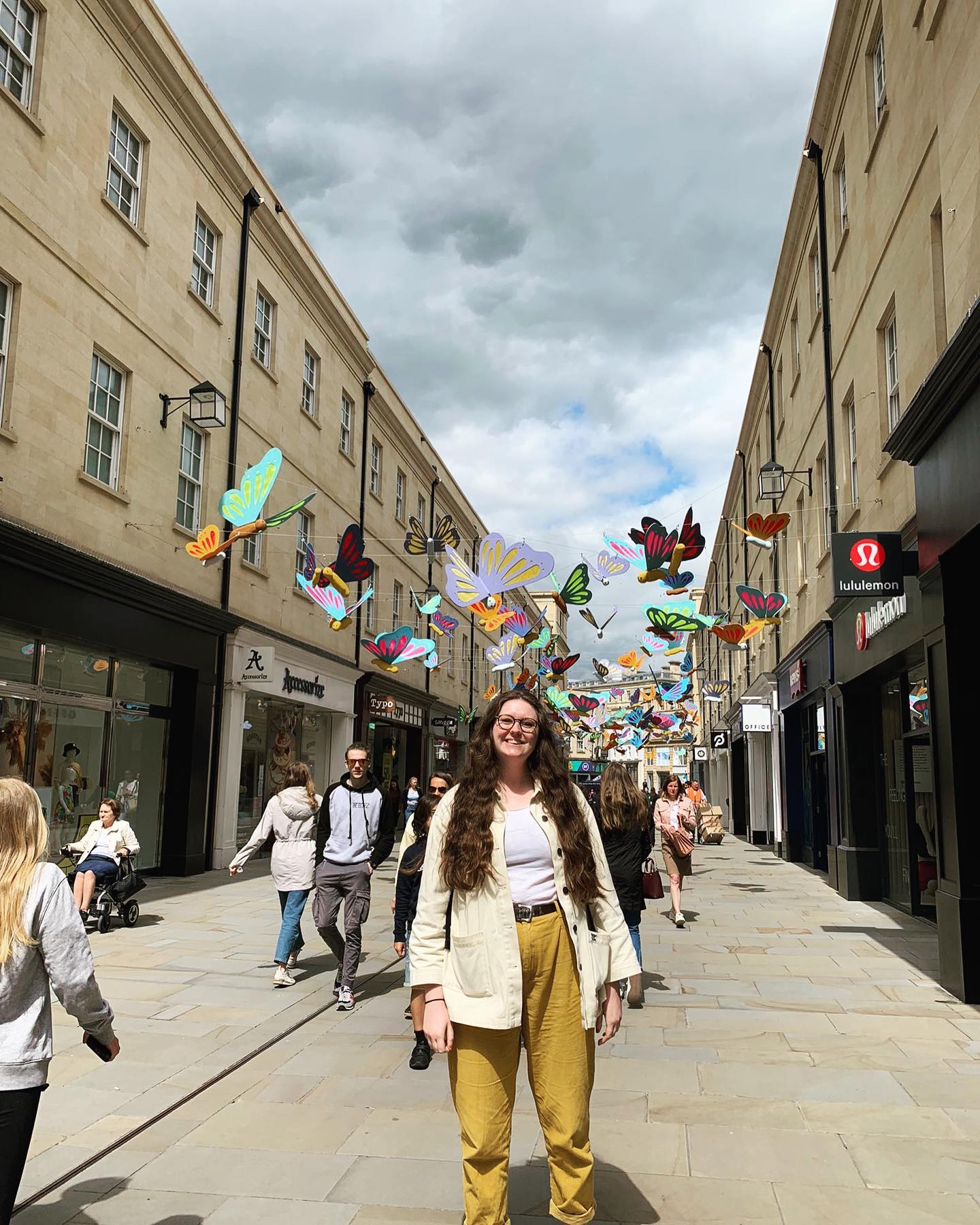 Belated Bank Holiday photo dump featuring @madeleineneve sized doors, drag and giraffes ✨