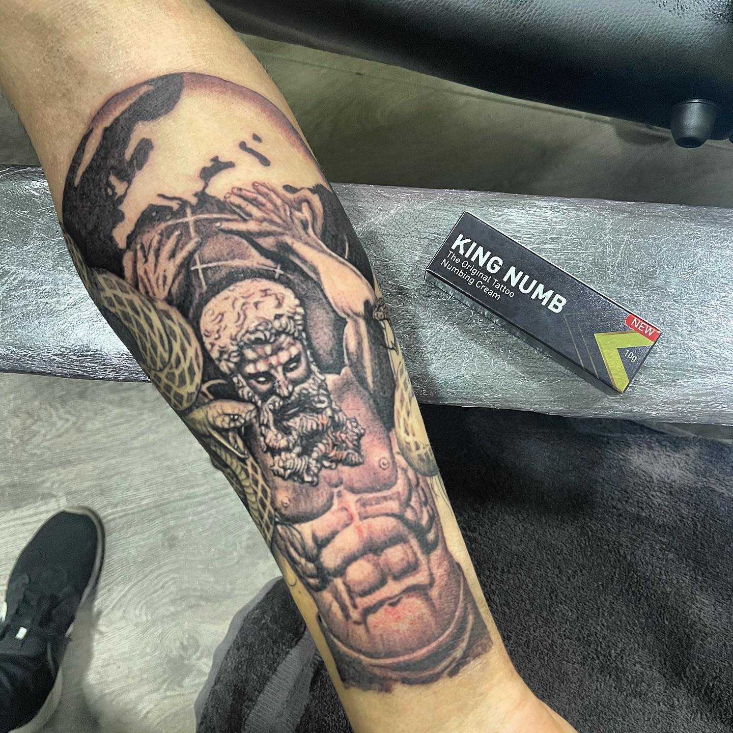 Longest lasting creams and sprays in the Uk! For the ultimate painfree tattoo experience make sure to try our sprays out! Use them with the creams and you will never look back! #now #kingnumb #tattoonumb #tattoodesign #tattoonumbing #numbingsprays #tattoonumbingcream #numbingcreams