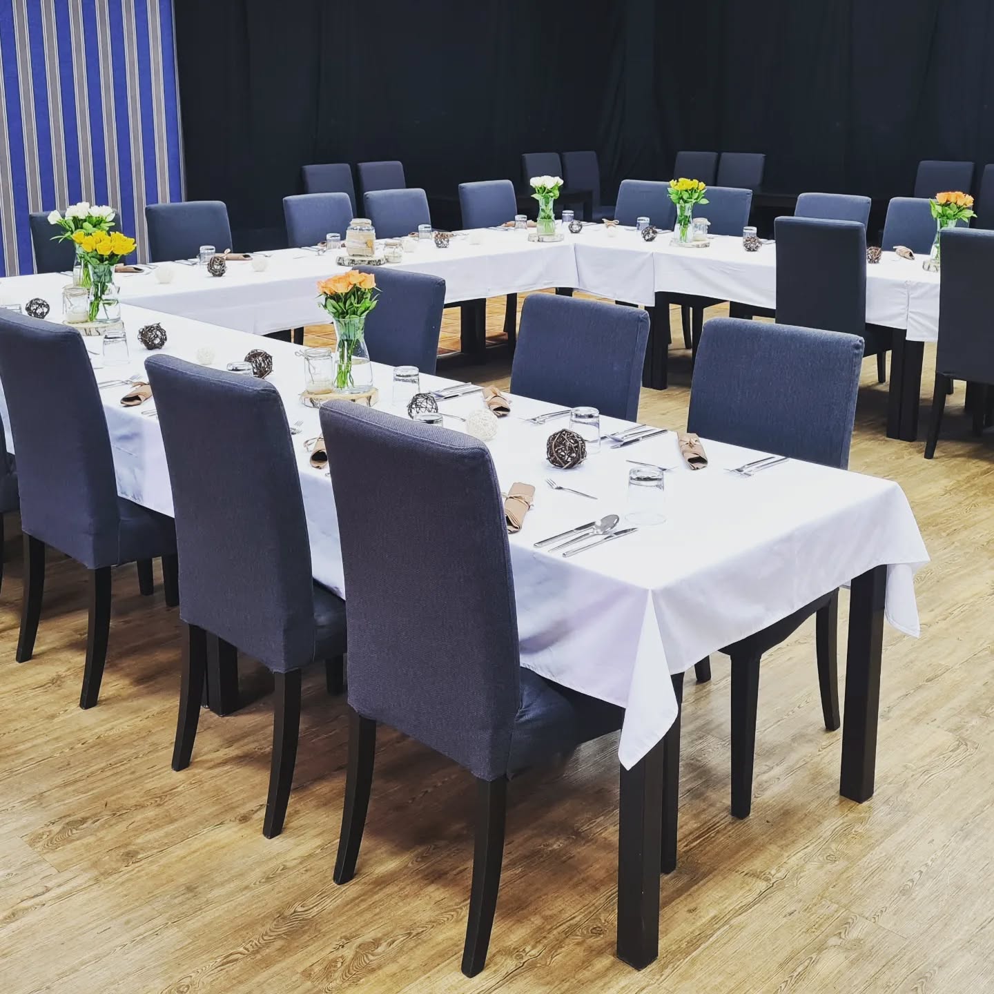 Na pronájem sálu na svatby, firemní večírky, narozeninové oslavy či jiné veselice nás můžete kontaktovat na emailu: hospodanamytince@seznam.cz