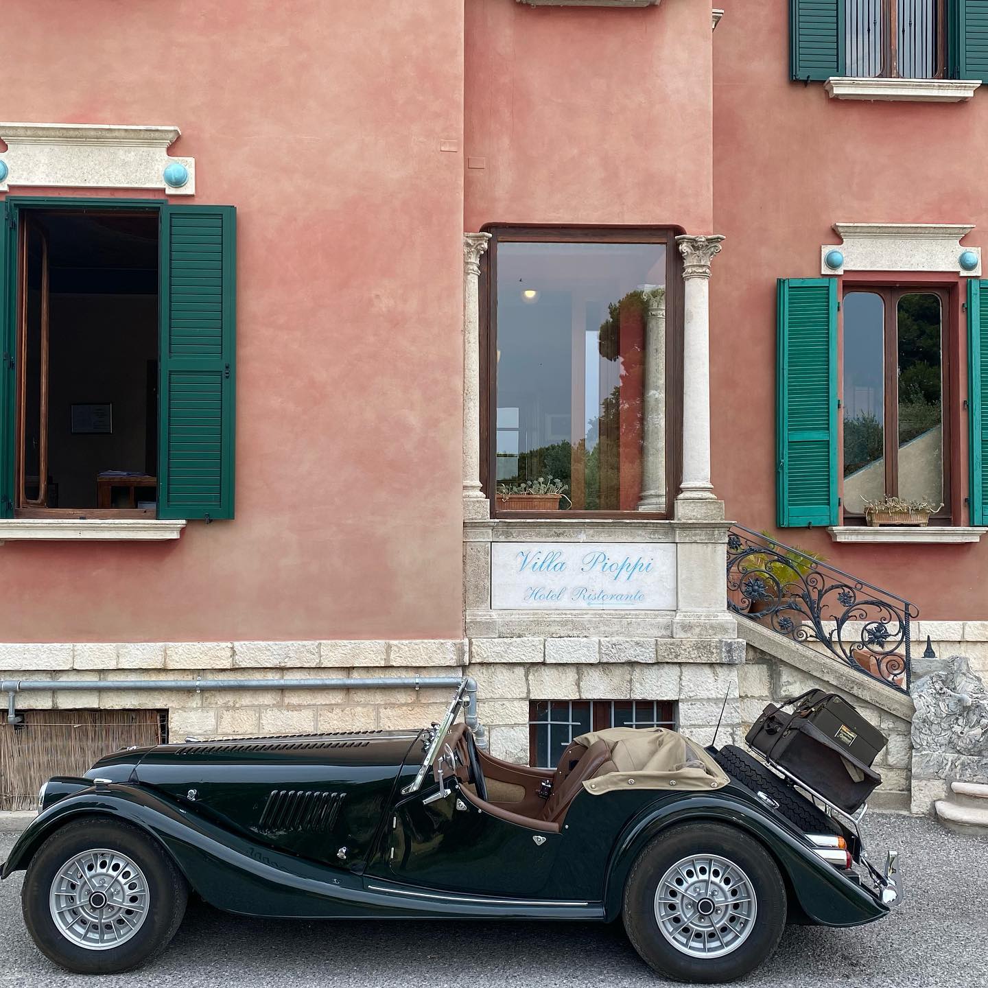Did you say @millemigliaofficial ?
#villapioppi #villapioppihotel #villapioppirestaurant #villapioppipizzeria #sirmione #gardalake #millemiglia