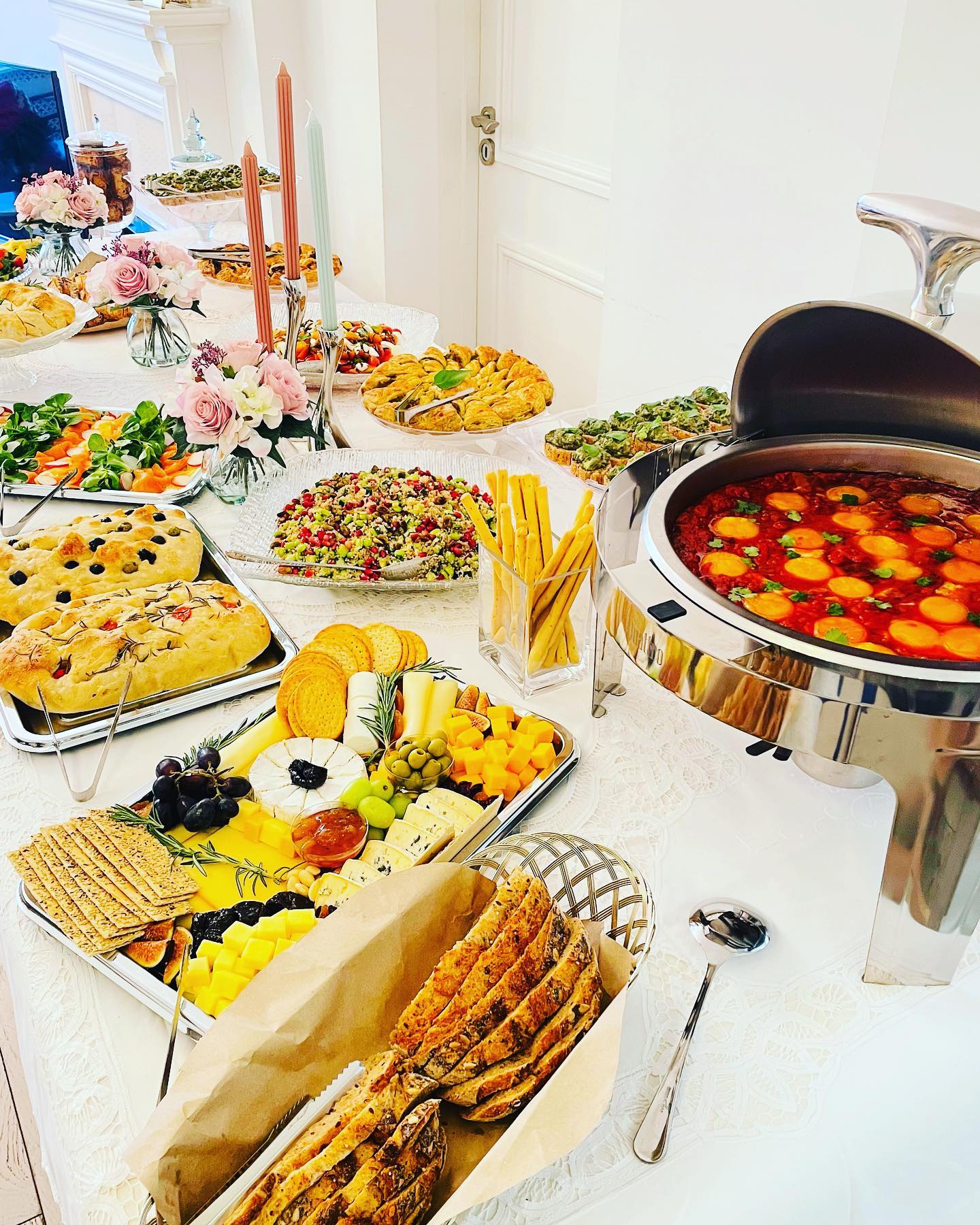Birthday Brunch
#brunchbuffet #shakshuka #cheeseboard #smokedsalmonplatter #freshfruitplatter #pestostar #brioches #granolayogurt #homemadecakes #chocolatebabka #koshercateringlondon