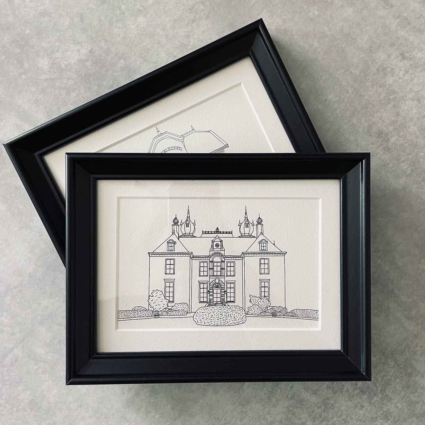 Now that These little gifts have found the way to their new homes, I can finally share them with the rest of you as well. In love with how they turned out.
#venuelinedrawing #lijntekening #locatietekening #trouwlocatie #kasteeloudpoelgeest #paalkoepel