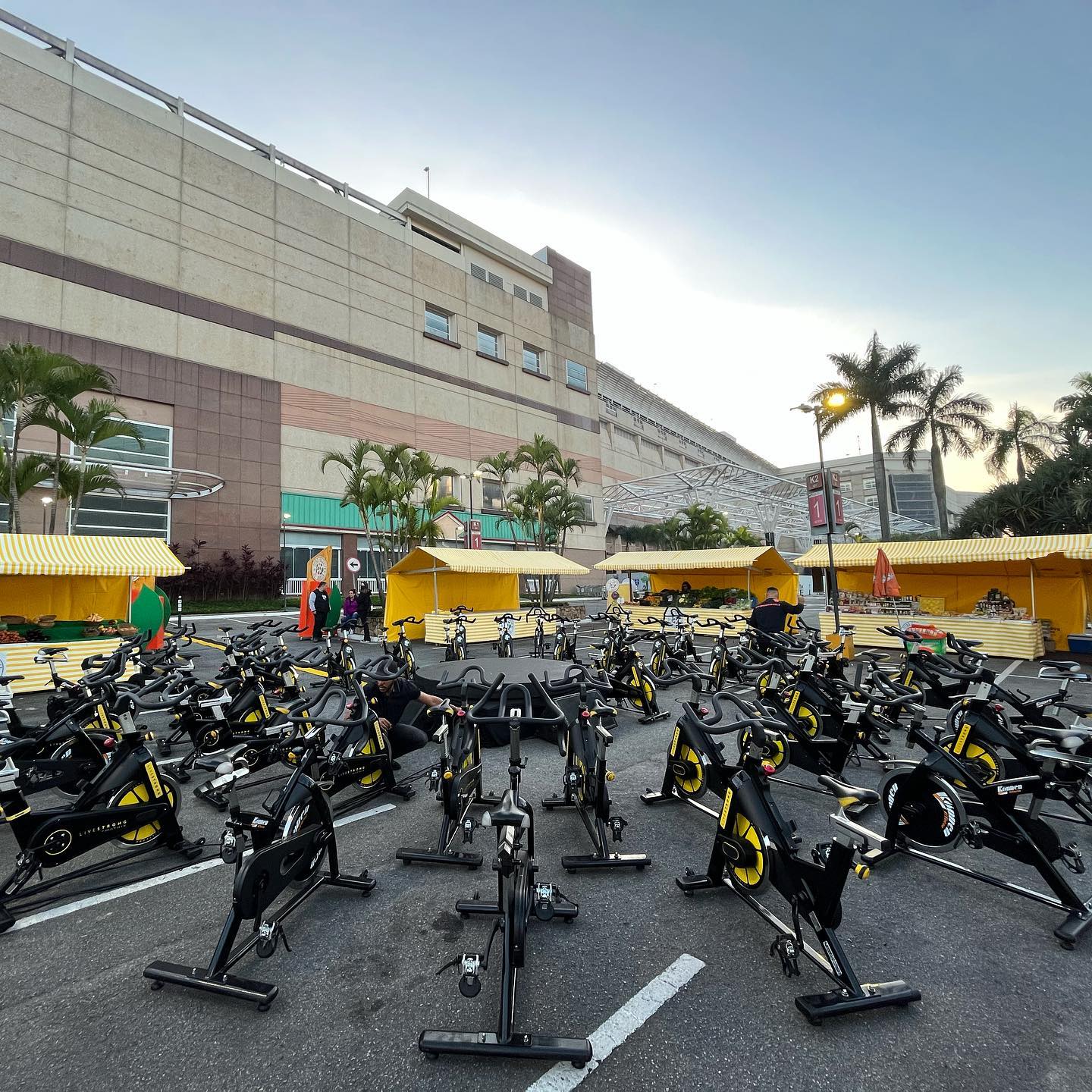 Evento com 41 bikes no shopping Anália Franco. Consulte também para seus eventos.