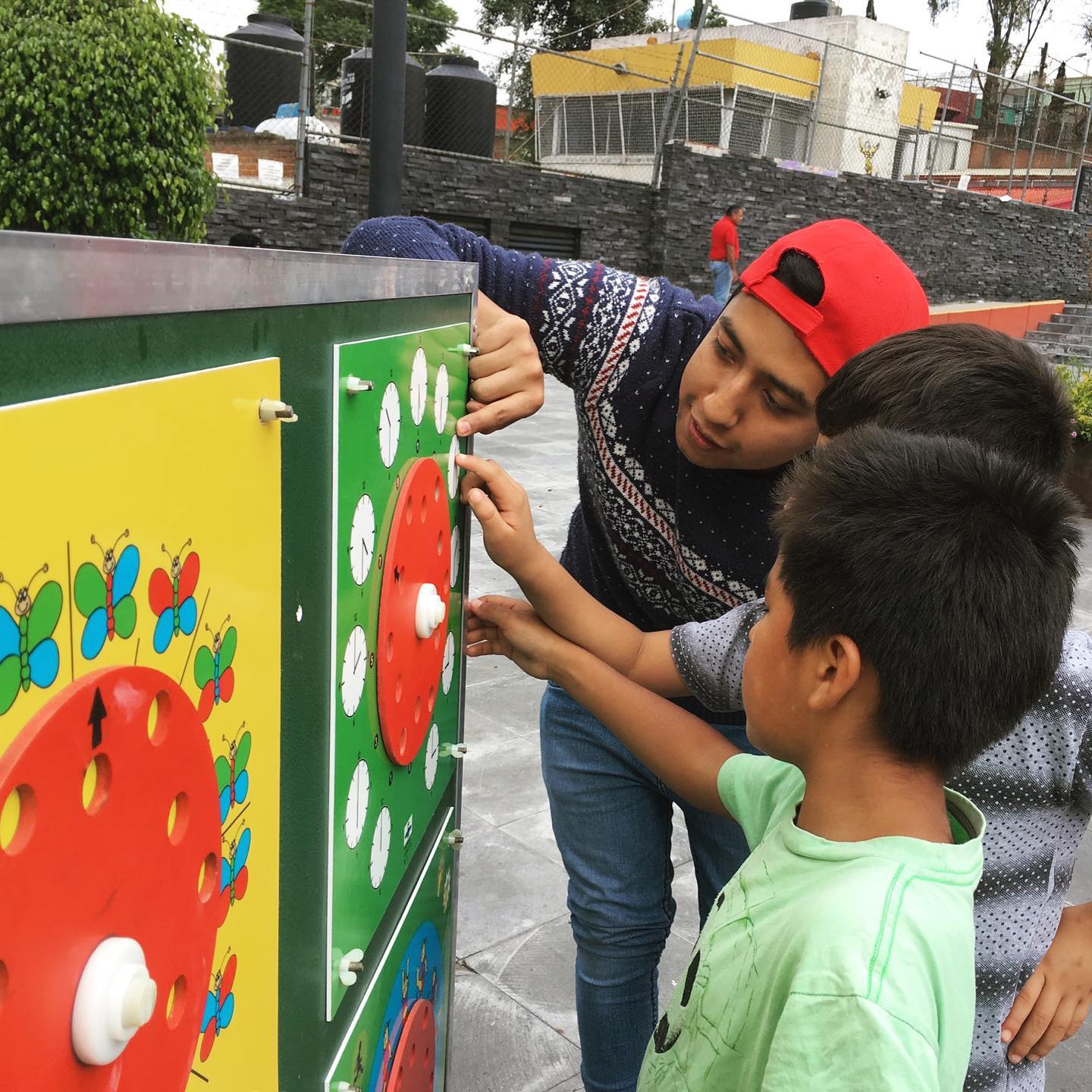 We love the concept of the 'Mobile School', which is learning device/ blackboard on wheels that you can pull out onto the street, with a multitude of education games built in. Youth workers use the mobile blackboard to transform the street into a safe and playful learning environment to empower street connected children and youth. The fusion of play and learning within a powerful urban intervention will no doubt have significant impact on many children and youth 💙✏️📖
To find out more about the power of the ‘Mobile School’ click on the link in our story or follow @mobileschool_org
.
.
.
#citiesforplay #playfulcity #childfriendlycity #play #learningthroughplay #urbandesign #placemaking #publicspace #urbanplanning #citymaking #urbanchildhoods #citylife #urbanista #planning #citylab #citiesforpeople #playmatters