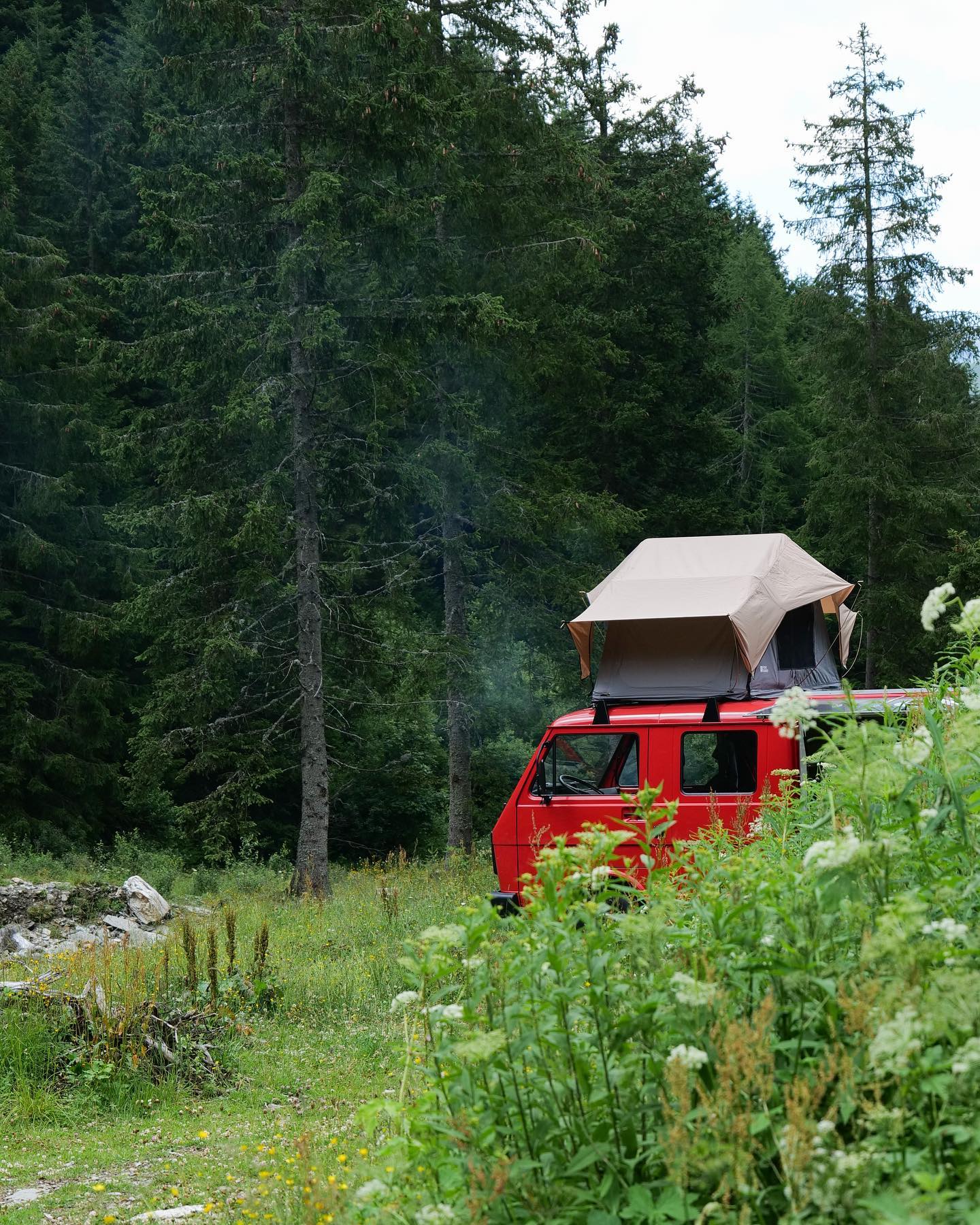 Auch wenn das Hobby zum Beruf wird, braucht es Momente wie diese.⛰⛺️
Eine gemütliche Runde mit Freunden am Feuer ist für mich unbezahlbar.🔥✨
#camp #campfire #good #time #friends #camper #vans #vanlife #camperlife #forest #nature