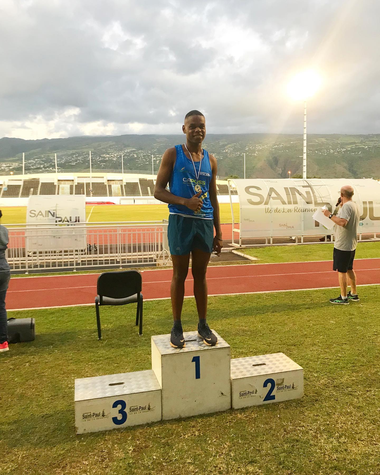 Résultats du championnat régional Cadet junior à st Paul avec 8 médailles pour le CAPOSS
#piste #caposs #reunionisland #reunion #regionaux #ffa #cadets #juniors #stpaul #lapossession974 #974 #athletisme #trackandfield #findesaison