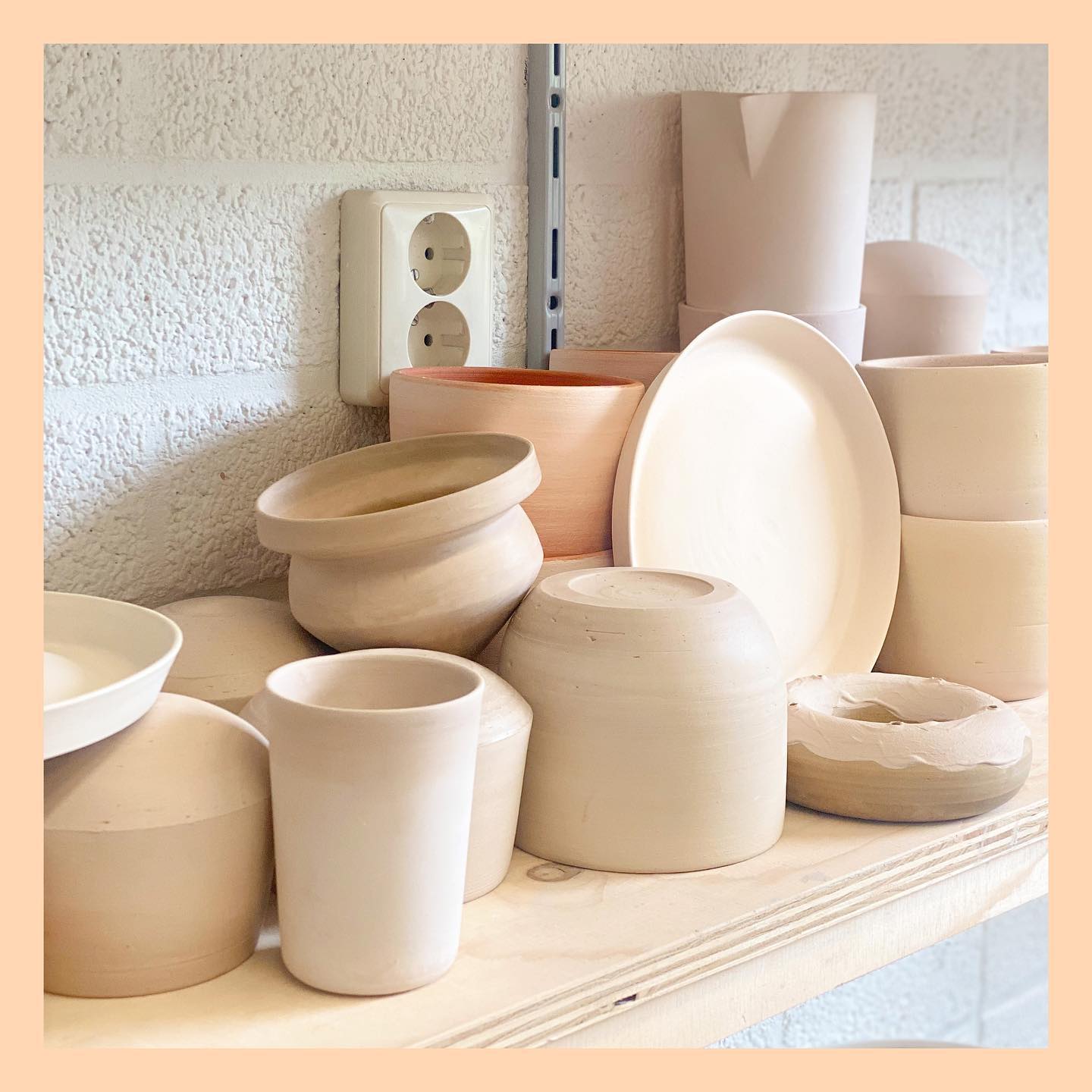 The process of glazing!
The first picture shows all my bisqued fired pieces for the @amsterdamceramicsmarket
In the process of glazing you have to bisque fire first before you can glaze your work. In the last picture you see the work being glazed, but the colors will still change a lot! The pink mugs will end up with a glossy tangerine orange glaze. So stay tuned for the result! Or come to the market this weekend and buy them ;)
#amsterdamceramicsmarket #amsterdamart #potterystudio #ceramics #glazingpottery #wheelthrown #slipcasting #slowmade