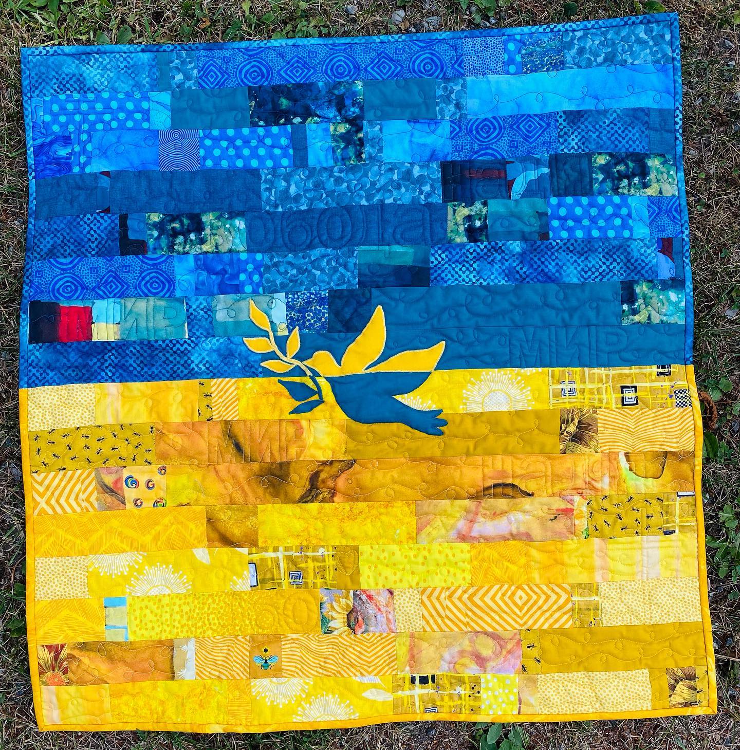 Louise’s prayer for peace in Ukraine. Peace, hope, freedom and the Orthodox cross all imbedded in the quilting.
#Peace in Ukraine