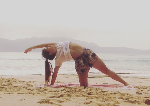 Inner body bright!
Side body long!
➡️Yoga Online Stretch Class FREE -> link in bio
ℹ️Adding side body long stretches to your workout routine can help you to strengthen your body, improve your overall flexibility, as well as strengthen your hips and obliques. Performing this exercise has many benefits, including relieving stress and tension, increasing flexibility and range of motion, building lean muscle mass, improving posture, burning calories and reducing cellulite buildup.
Long stretches can be performed with your body weight or while holding onto something heavy or immovable, such as a pole or chair, to increase the difficulty of the stretch and make it more effective. As with all stretches, start slow and gradually increase the intensity to minimize risk of injury while maximizing results.
#yoga#yogapose#yogaposture#sidebodylong#sodebodystretch#stretching#stretchtherapy #physioexcercises #yogapractice #mindfulness #yogaonthebeach #yogalasgaleras #lasgaleras #stretchingexercises #goldensand #travelyoga #onlineyoga #lasgaleras #dominicanrepublic #lasterrenas #samaná