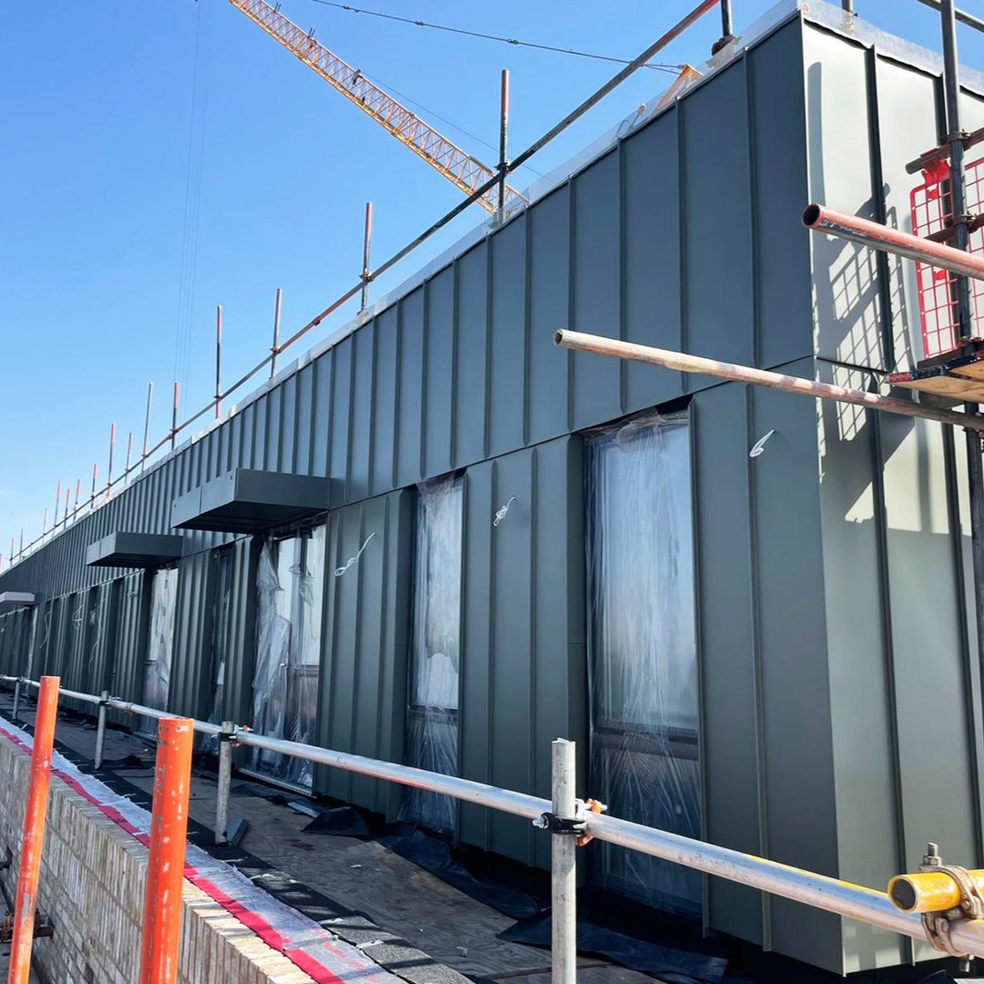 Great progress being made down at Honey Pot Ln, London.
AMR are responsible for Design, supply and installation of a VM Zinc Pigmento green standing seam cladding system, Siderise cavity barriers and a fully non-combustible build up.
@vmzincuk @rockwooluk